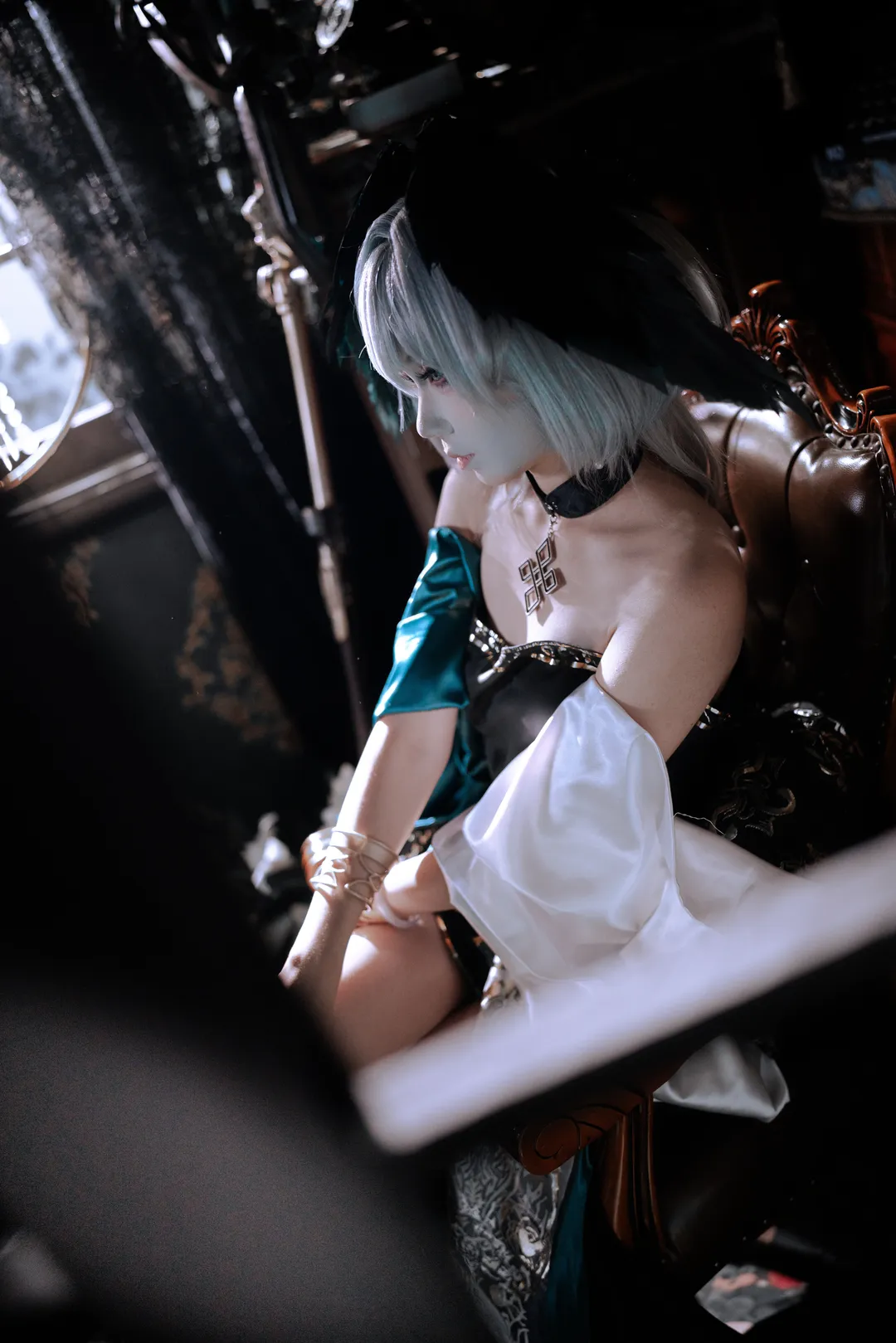 Anime-style photography, Arknights, Cosplay photoshoot, Ho'olheyak cosplay, Vintage Gothic style - Image 4