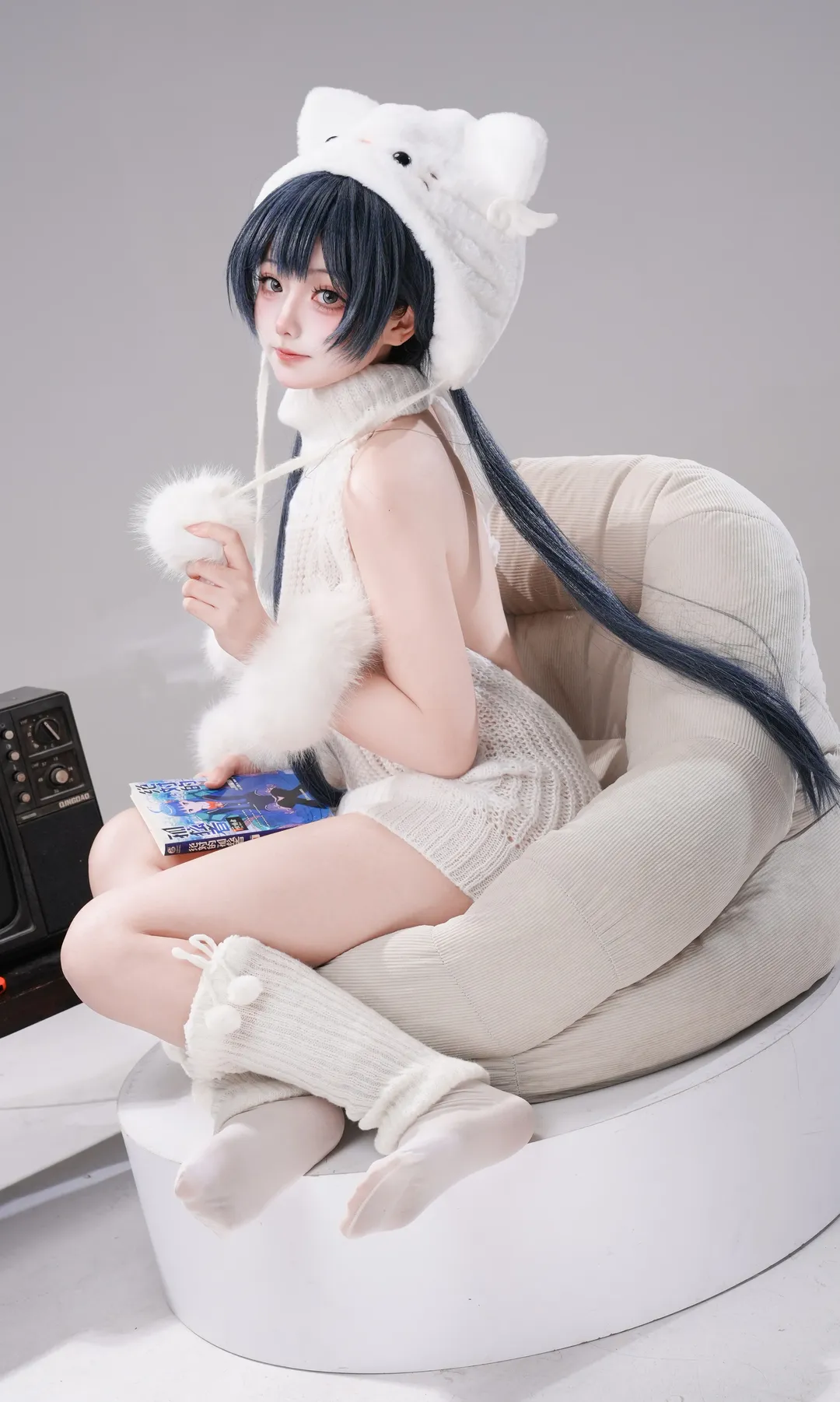 蔚蓝档案, 妃咲cos, 白棚摄影, 居家服cosplay, 毛绒针织穿搭 - 第1张