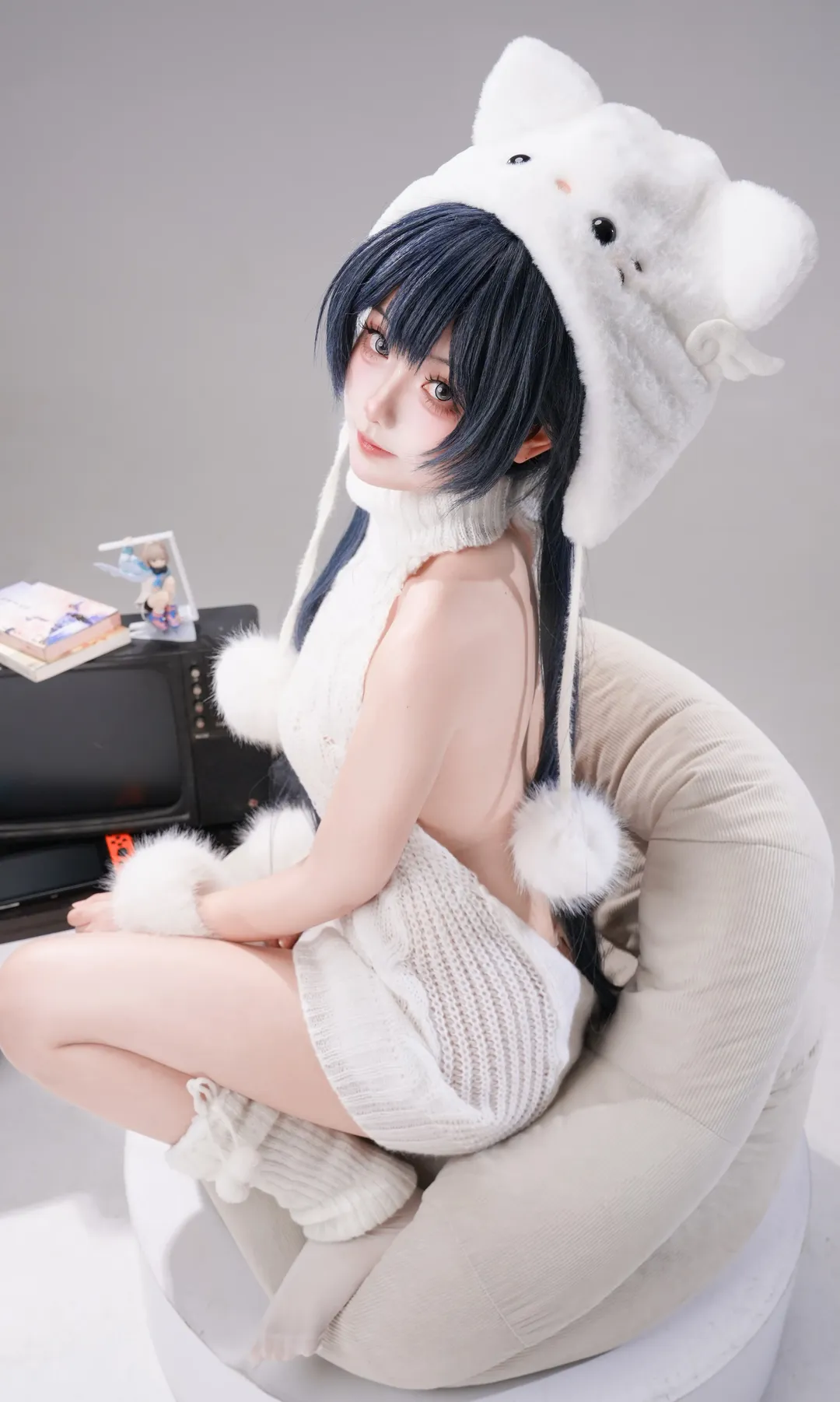 ブルーアーカイブ, キサキ コスプレ, 白ホリ撮影, 部屋着コスプレ, ふわふわニットコーデ