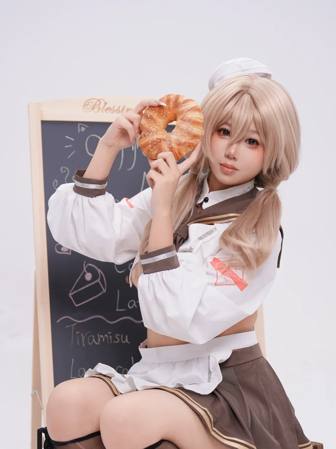 cosplay摄影, NIKKE胜利女神, 影棚写真, 布蕾德cos, 烘焙 - 第2张