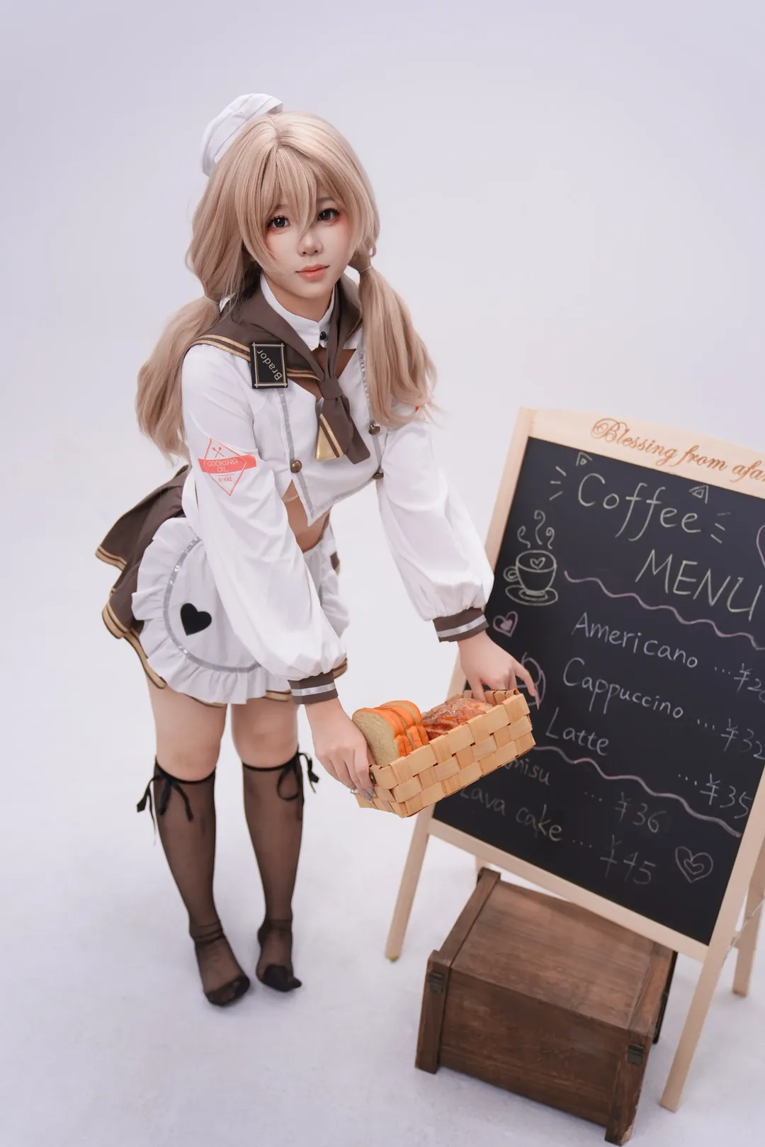 角色扮演, cosplay, NIKKE胜利女神, 布蕾德cos, 面包店围裙 - 第1张