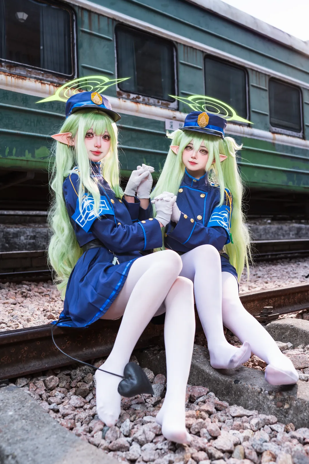 ブルーアーカイブ, コスプレ撮影, 橘ヒカリ・橘ノゾミコスプレ, 白タイツ制服, ハイランド双子 - 4枚目