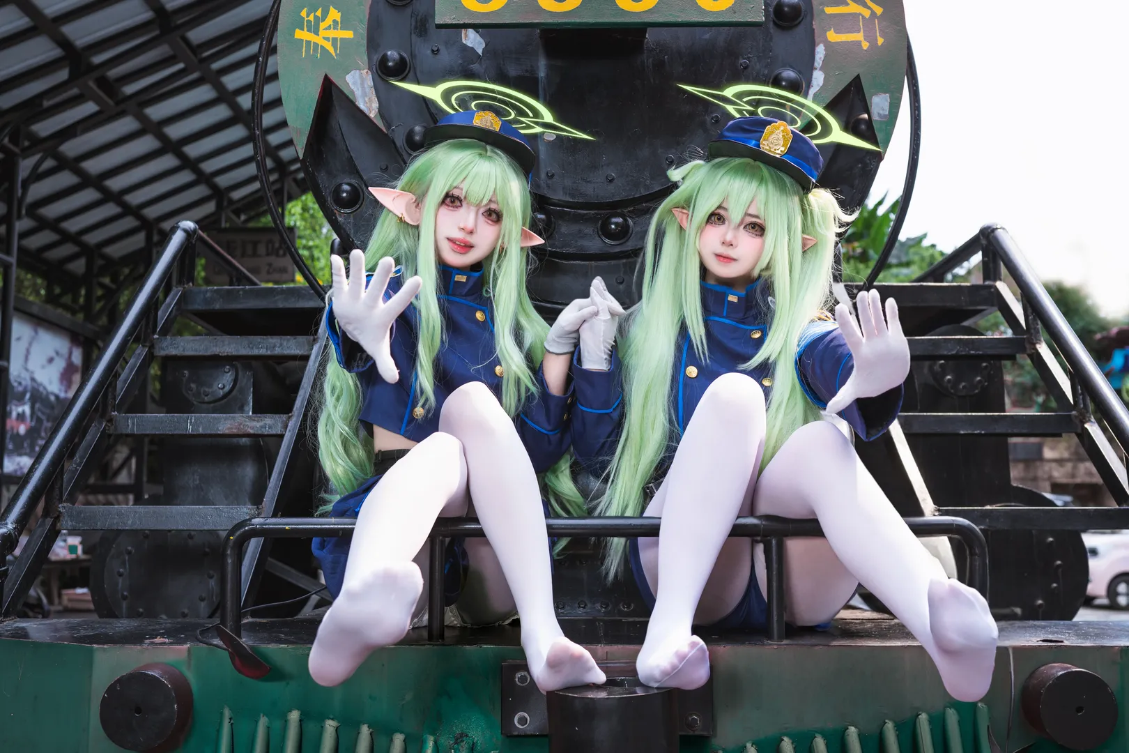 ブルーアーカイブ, コスプレ撮影, 橘ヒカリ・橘ノゾミコスプレ, 白タイツ制服, ハイランド双子 - 5枚目