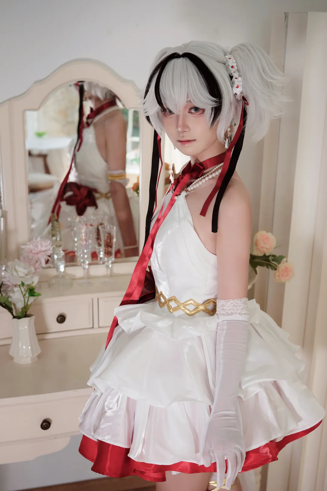 鸣潮, cosplay摄影, 双马尾造型, 椿cos, 白裙穿搭