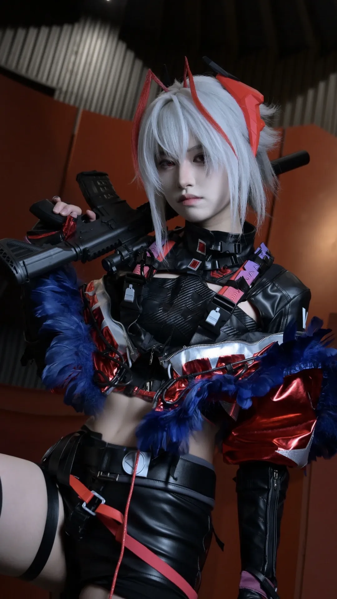 cosplay摄影, 银发红瞳, 麦小雯cos, 三角洲, 战术装备cos - 第4张