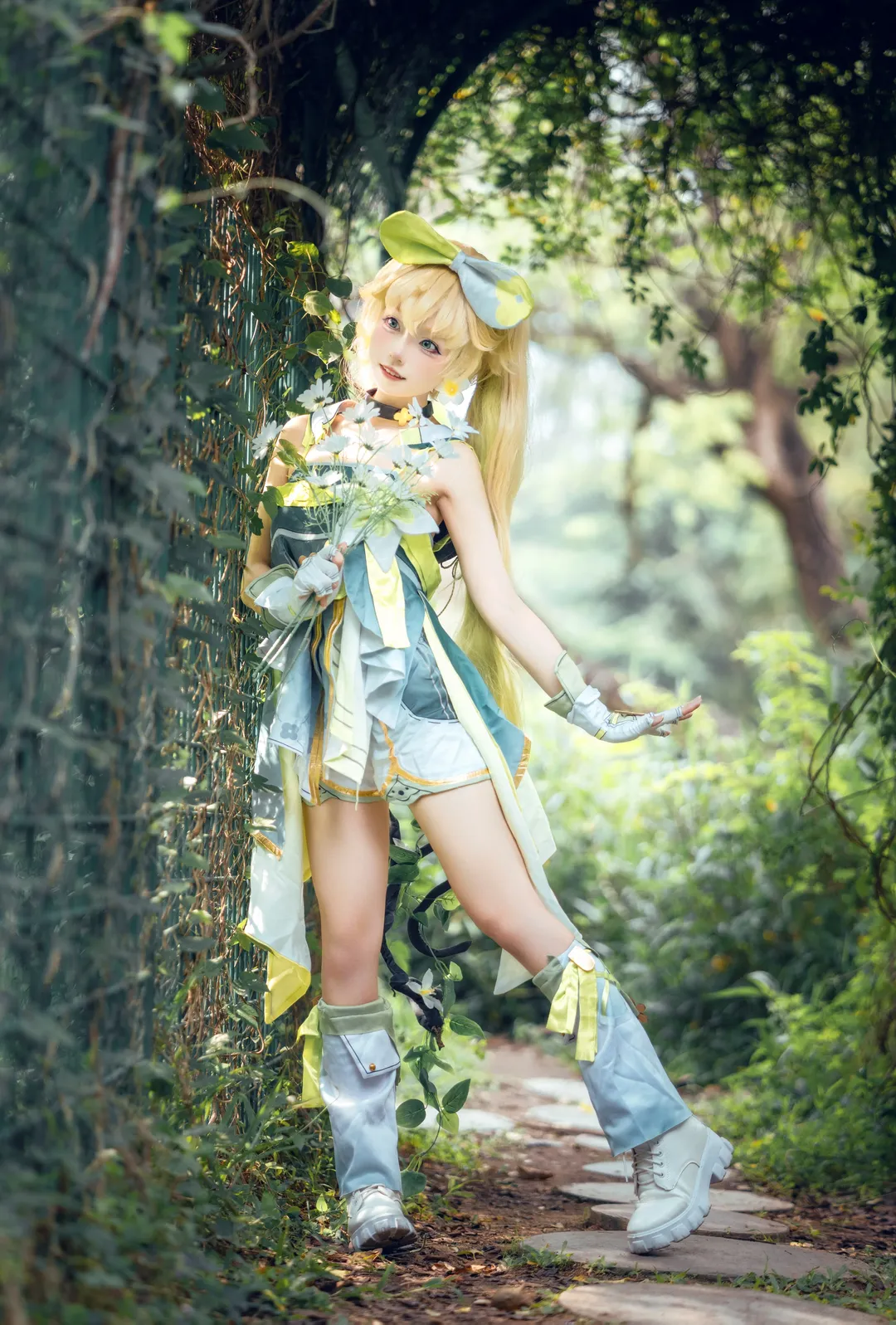 Wuthering Waves, Outdoor photography, Verina cosplay, Cosplay photoshoot, Photography at Guangzhou Botanical Garden