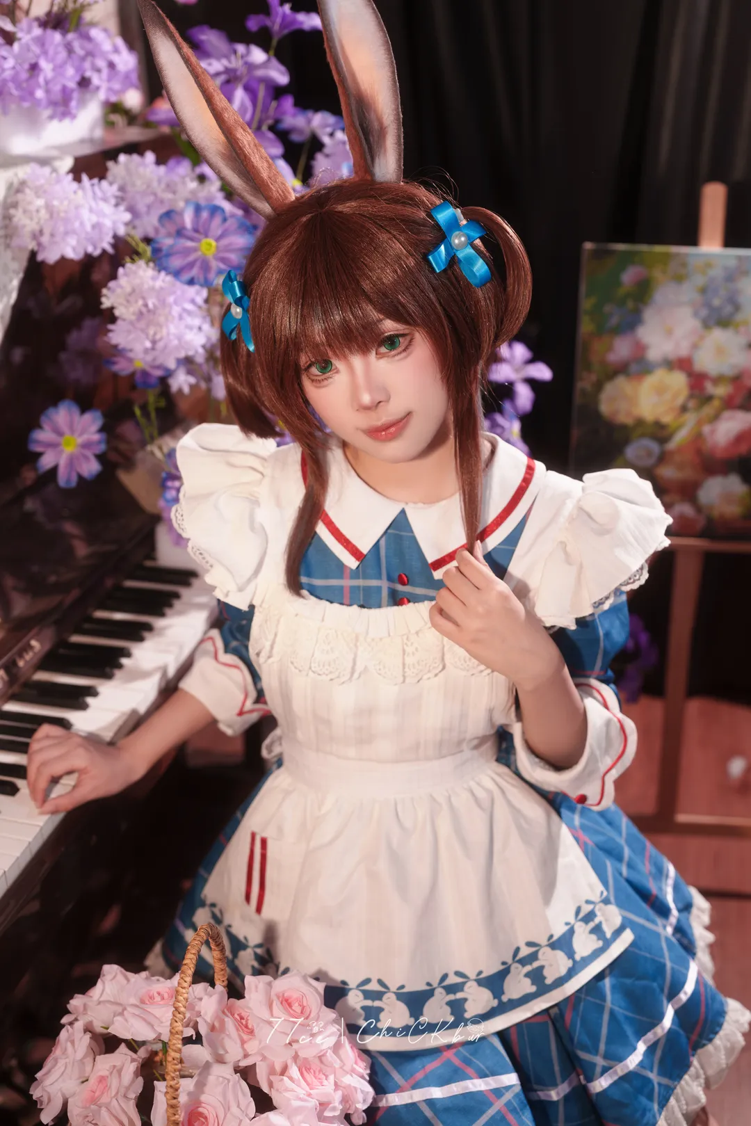 二次元少女, 明日方舟, 阿米娅cos, cosplay正片, 蓝白格裙