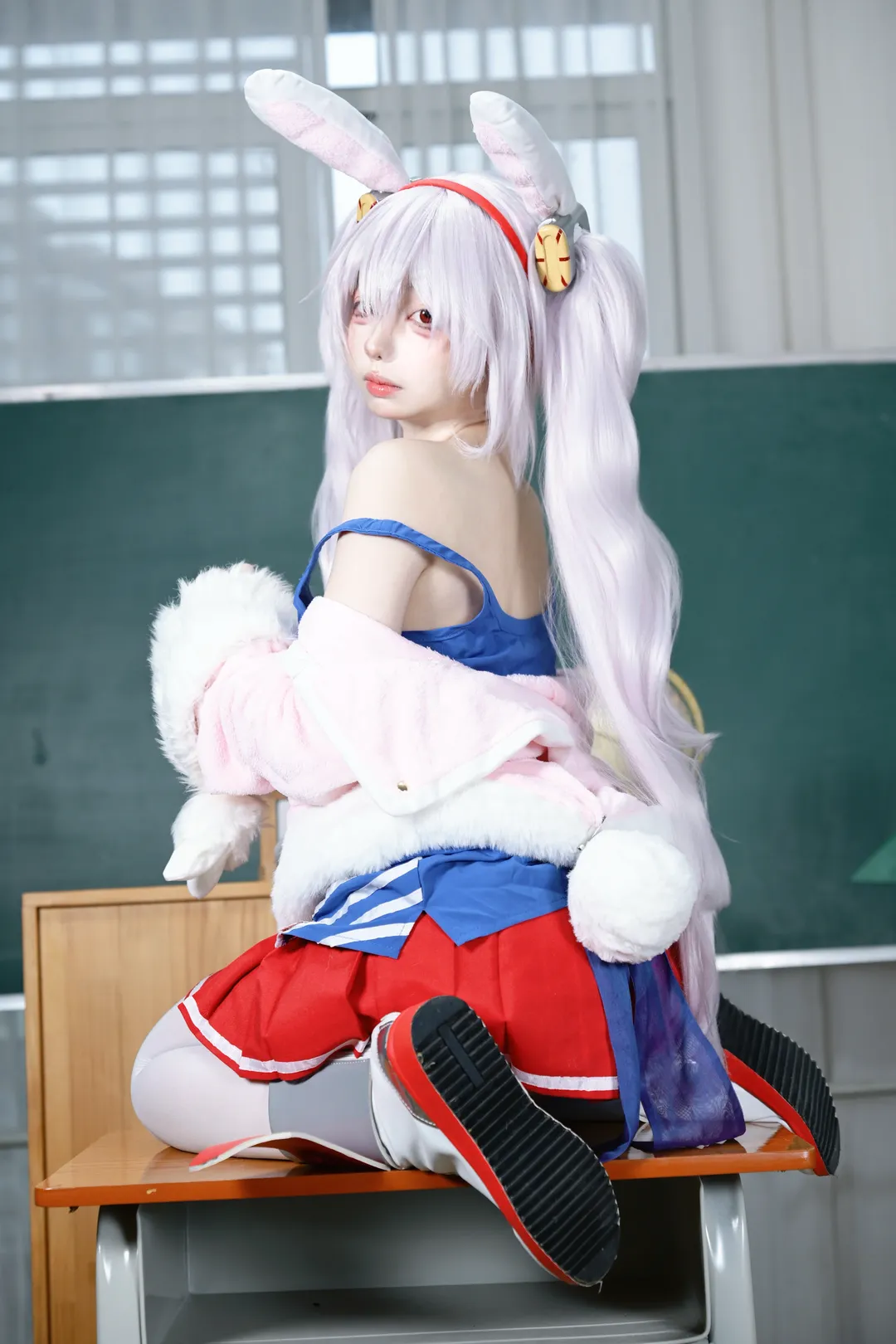 cosplay, Azur Lane, Laffey cosplay, Classroom photo, Three elements of portrait photography - Image 2