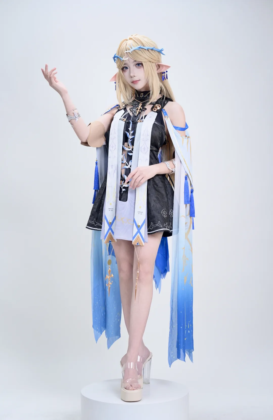 Wuthering Waves, Cartethyia Cosplay, Cosplay outfit, White studio photography, Elf ear makeup and styling - Image 1