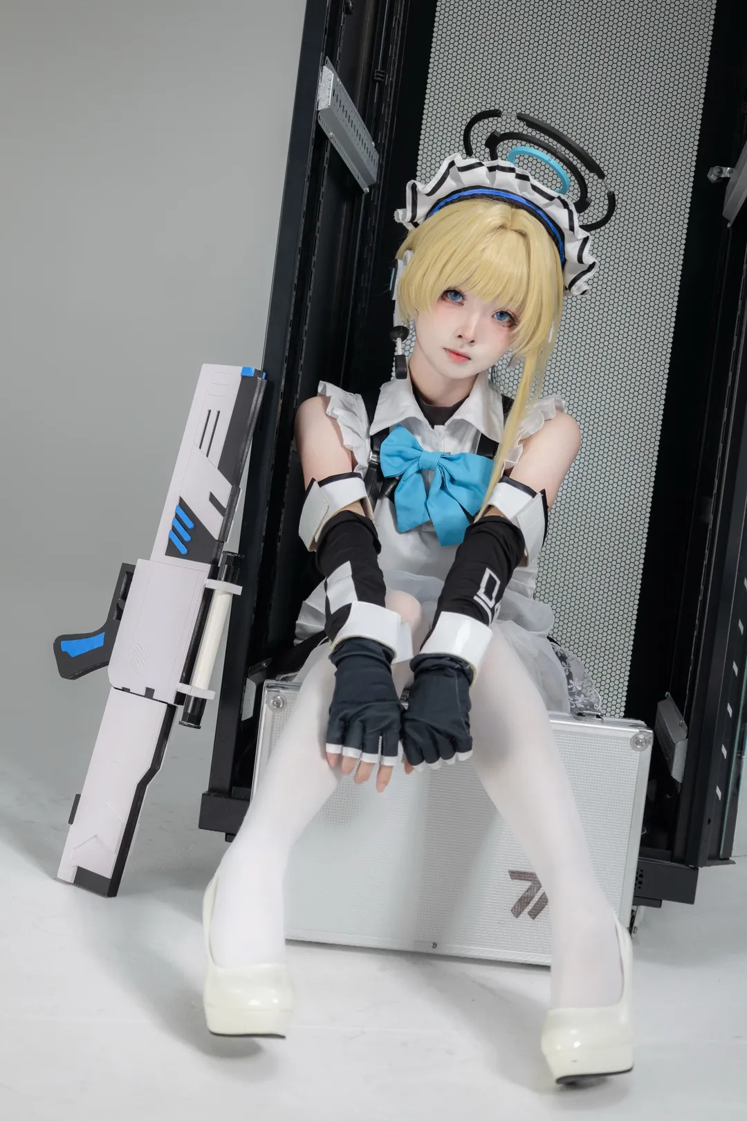 ブルーアーカイブ, メイド服, 白ストッキング, 飛鳥馬トキ コスプレ, 戦闘メイド - 1枚目