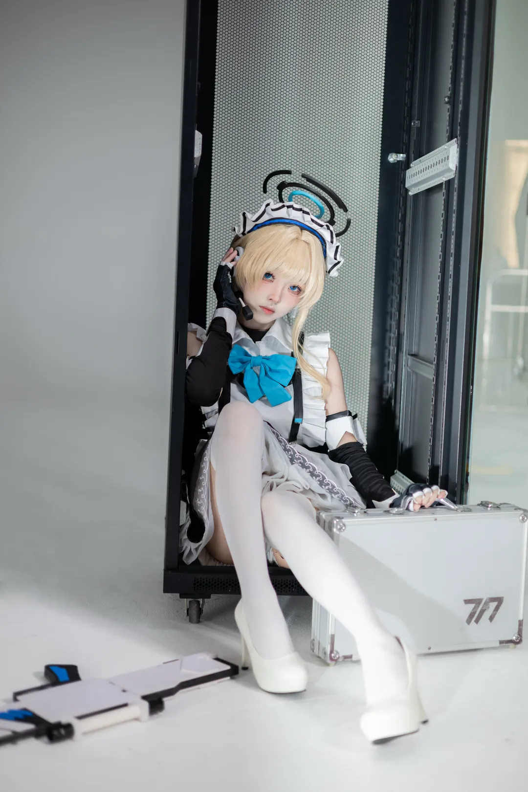 ブルーアーカイブ, メイド服, 白ストッキング, 飛鳥馬トキ コスプレ, 戦闘メイド