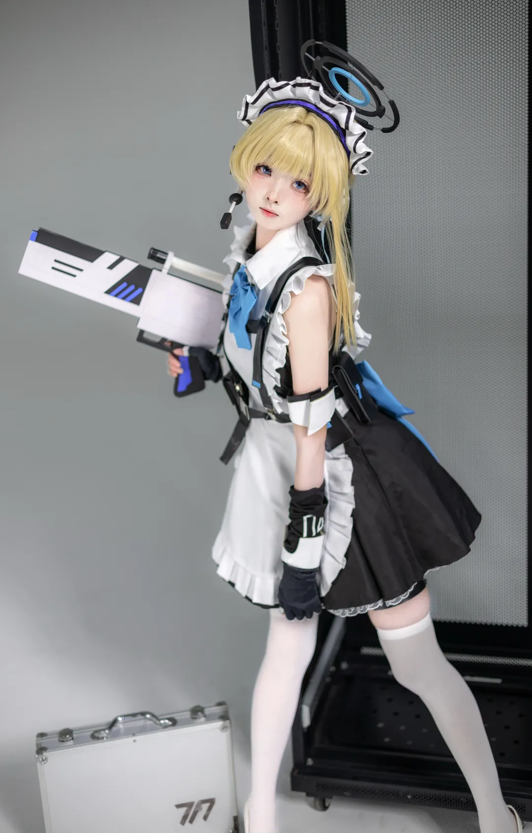 ブルーアーカイブ, メイド服, 白ストッキング, 飛鳥馬トキ コスプレ, 戦闘メイド - 4枚目