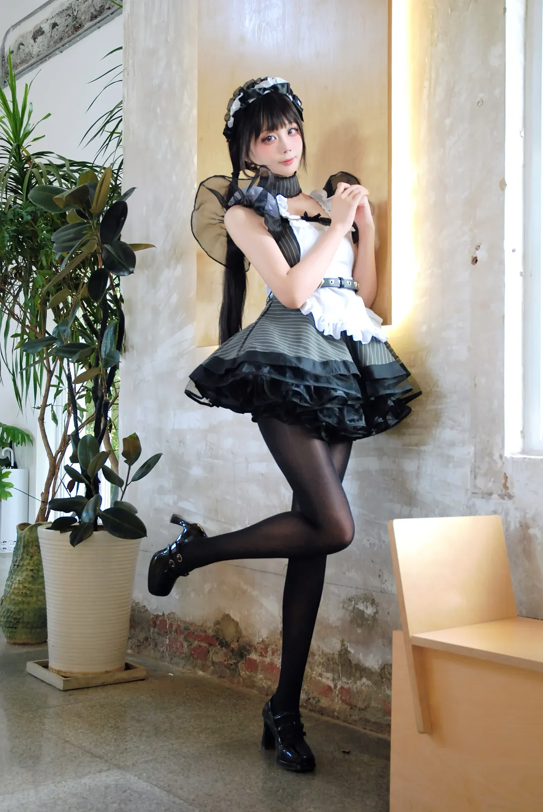 室内摄影, cosplay日常, 双马尾, 黑丝穿搭, 女仆装cosplay - 第1张