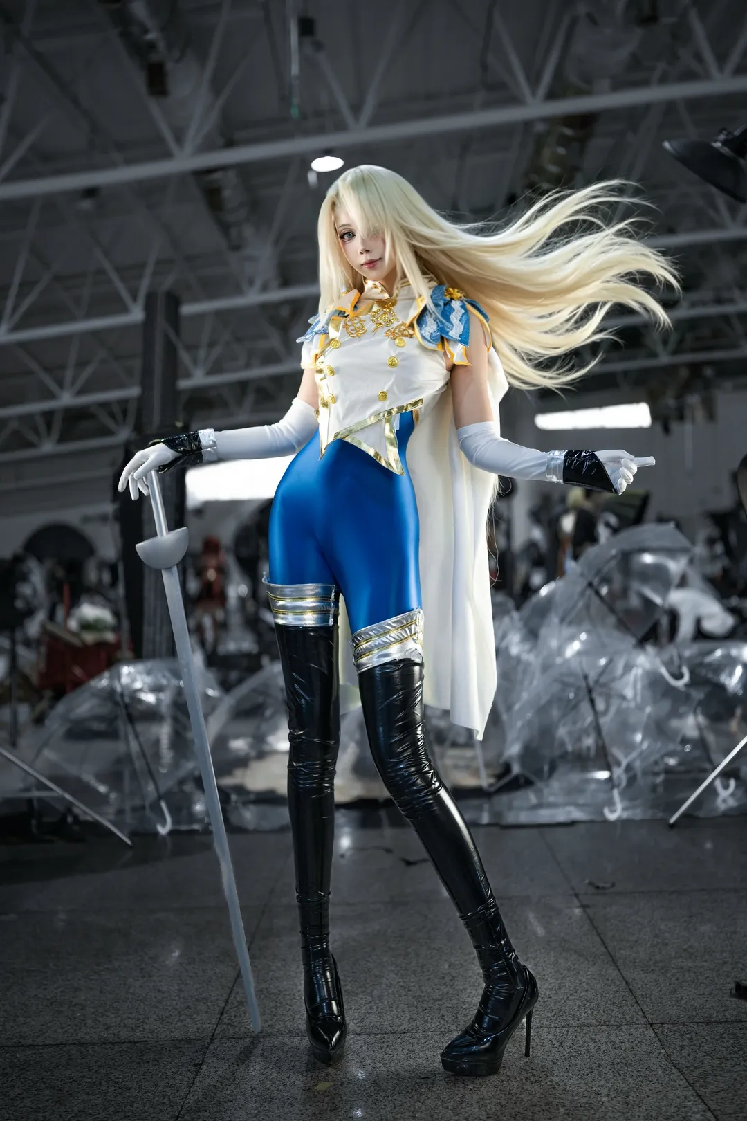 cosplay, 漫展返图, 金发蓝甲, 亮面长靴, 冷冽妆造