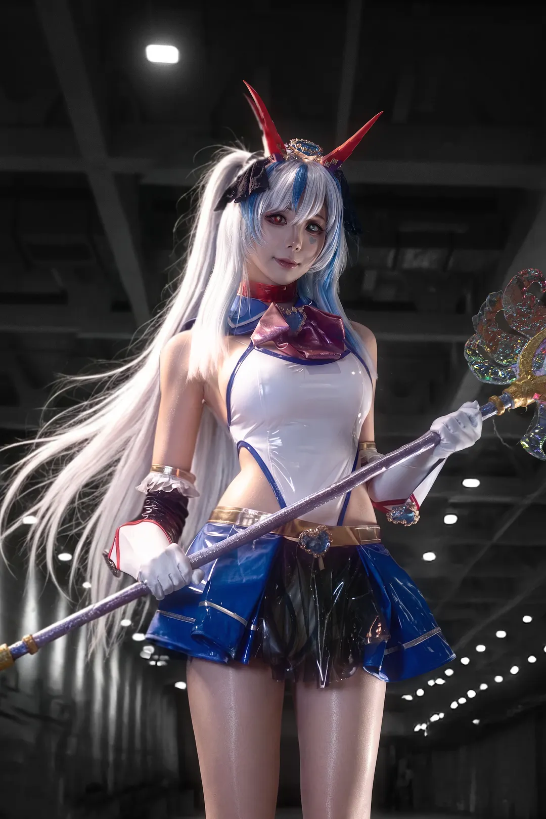 漫展返图, 二次元coser, 棕色尘埃2cosplay, 亮面漆皮, 魔法杖 - 第1张
