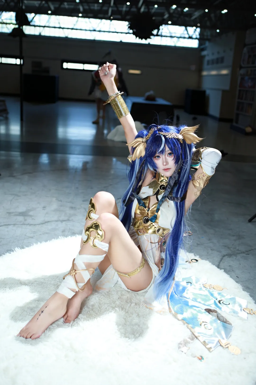 鸣潮, cosplay, 漫展, 尤诺cos, 蓝发 - 第1张