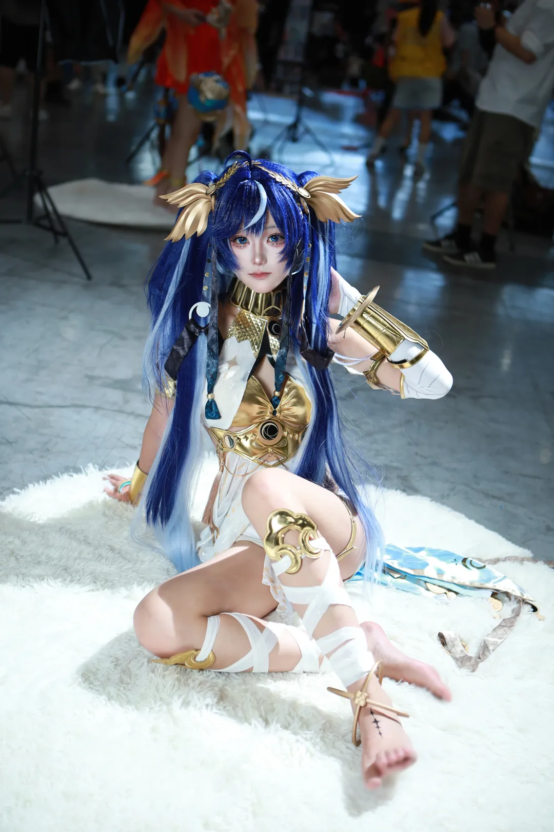鸣潮, cosplay, 漫展, 尤诺cos, 蓝发 - 第2张
