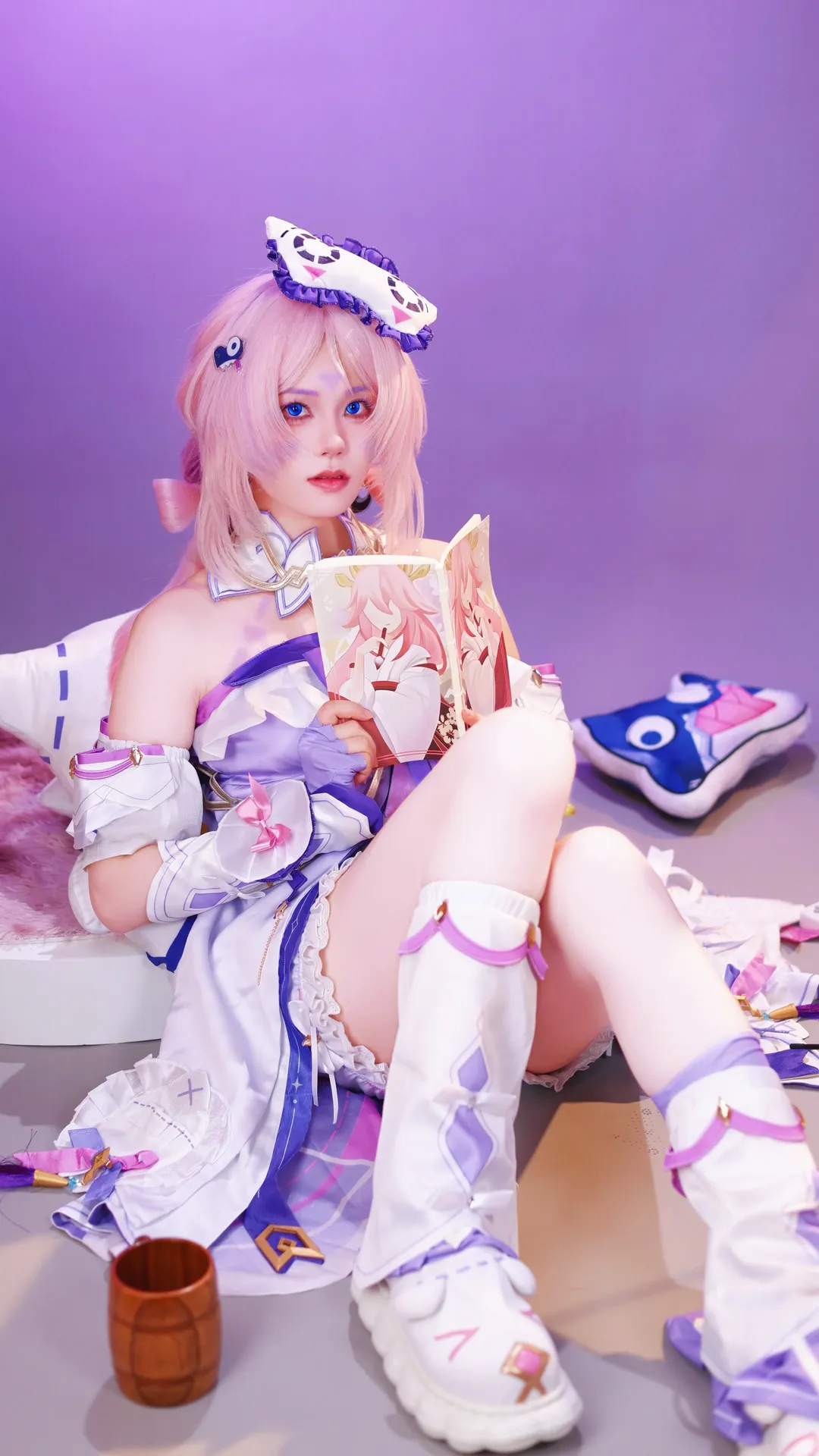 Genshin Impact, Citlali cosplay, Cosplay photography, Home style, Pink hair - Image 3