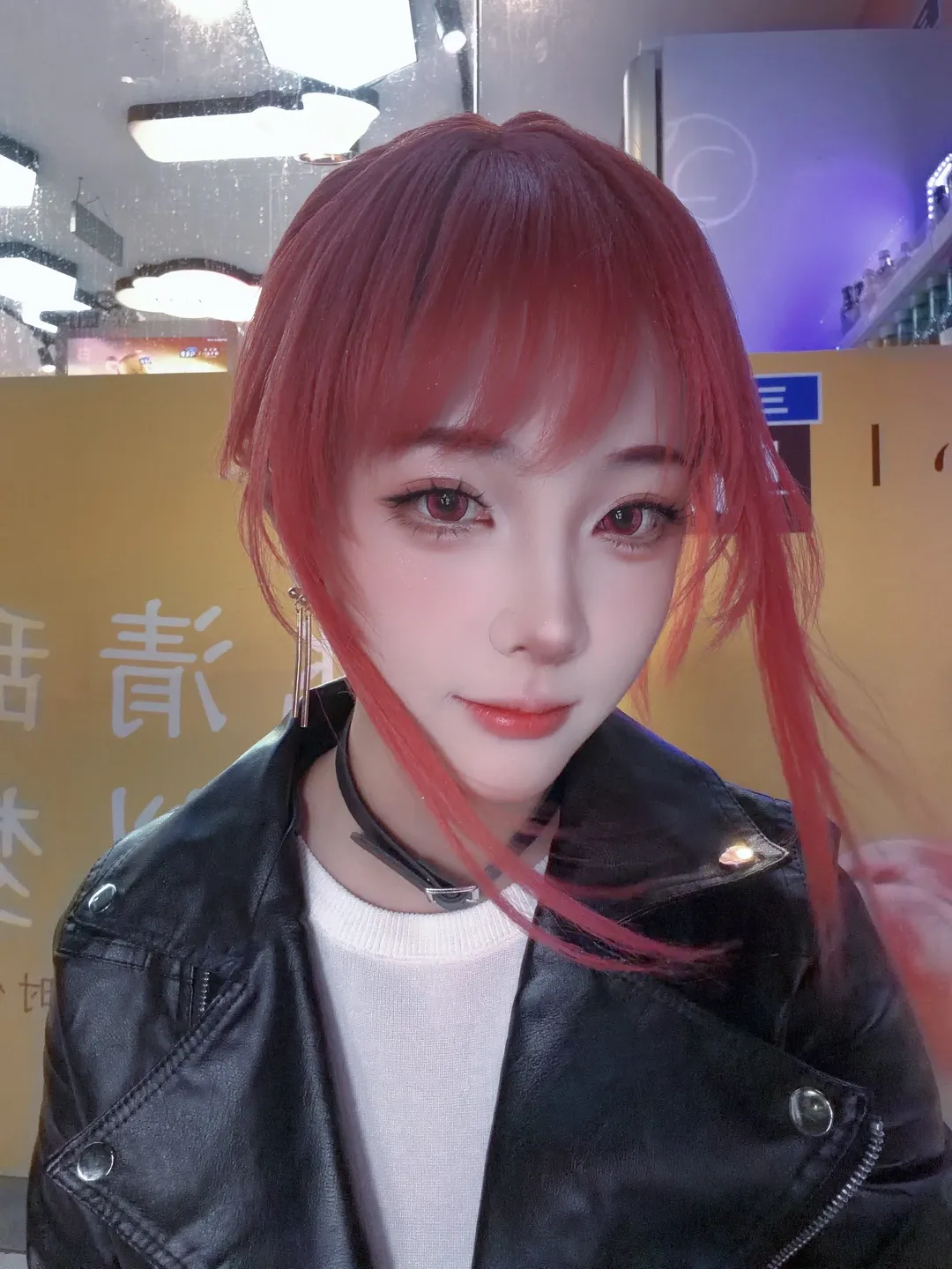 cosplay, 红发假发, 皮衣穿搭, 街头夜景拍摄, 二次元同好 - 第4张