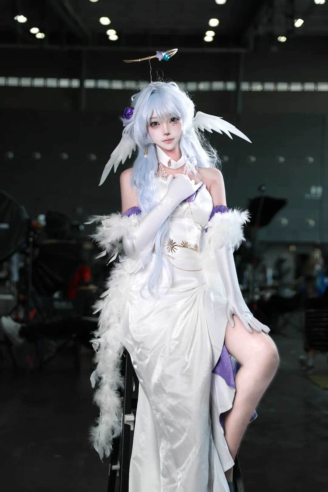 Honkai: Star Rail, Robin cosplay, Convention photography, Cosplay convention photos, Feather dress