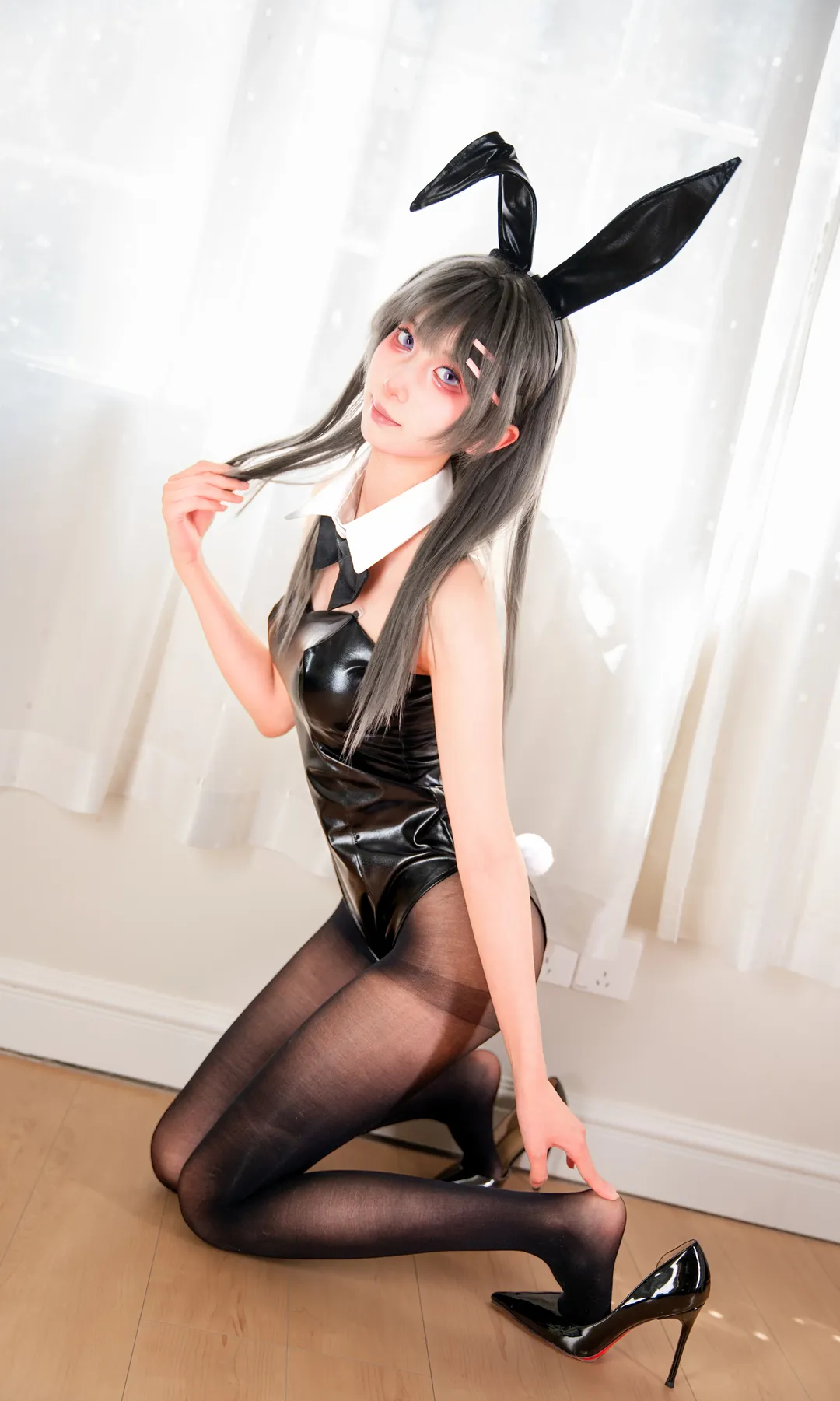 Bunny girl, Onee-san / Mature woman, Black stockings, Mai Sakurajima cosplay, Rascal Does Not Dream of Bunny Girl Senpai - Image 16