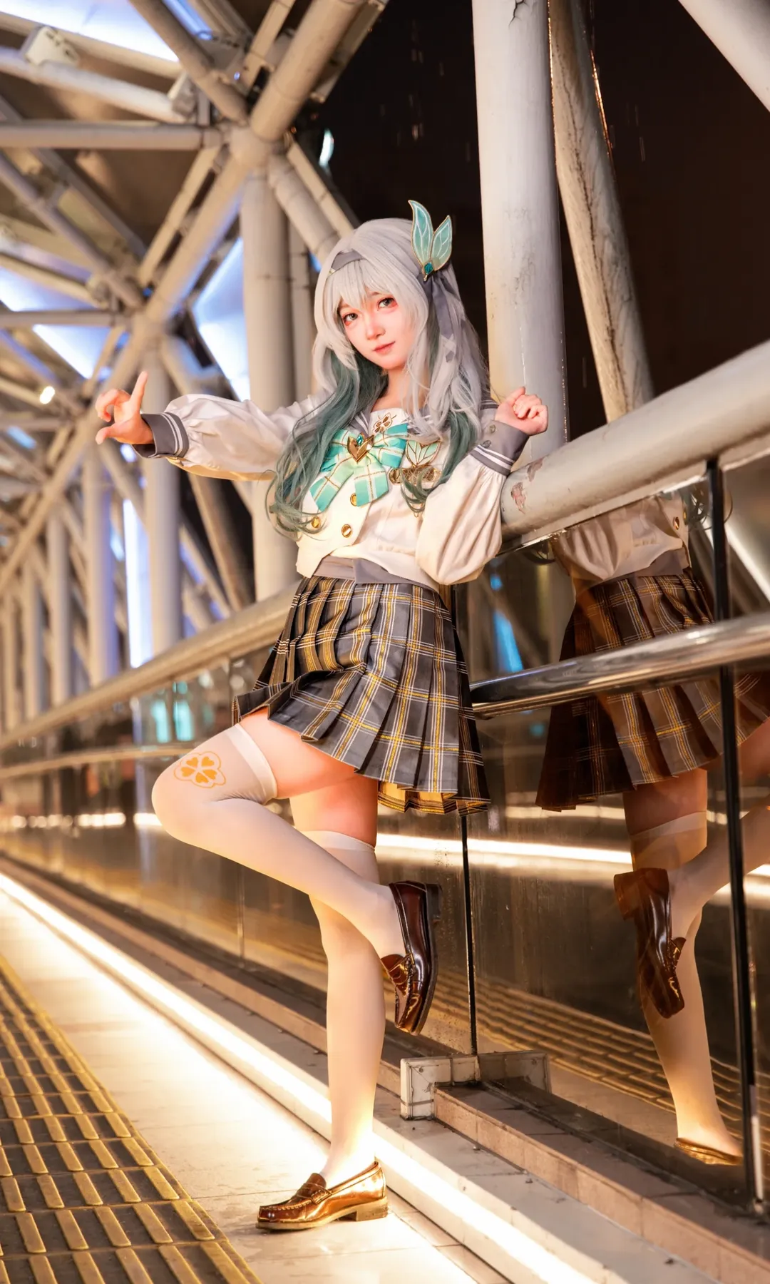崩坏星穹铁道, 流萤cos, 二次元cosplay, 春日手信, JK制服摄影 - 第1张
