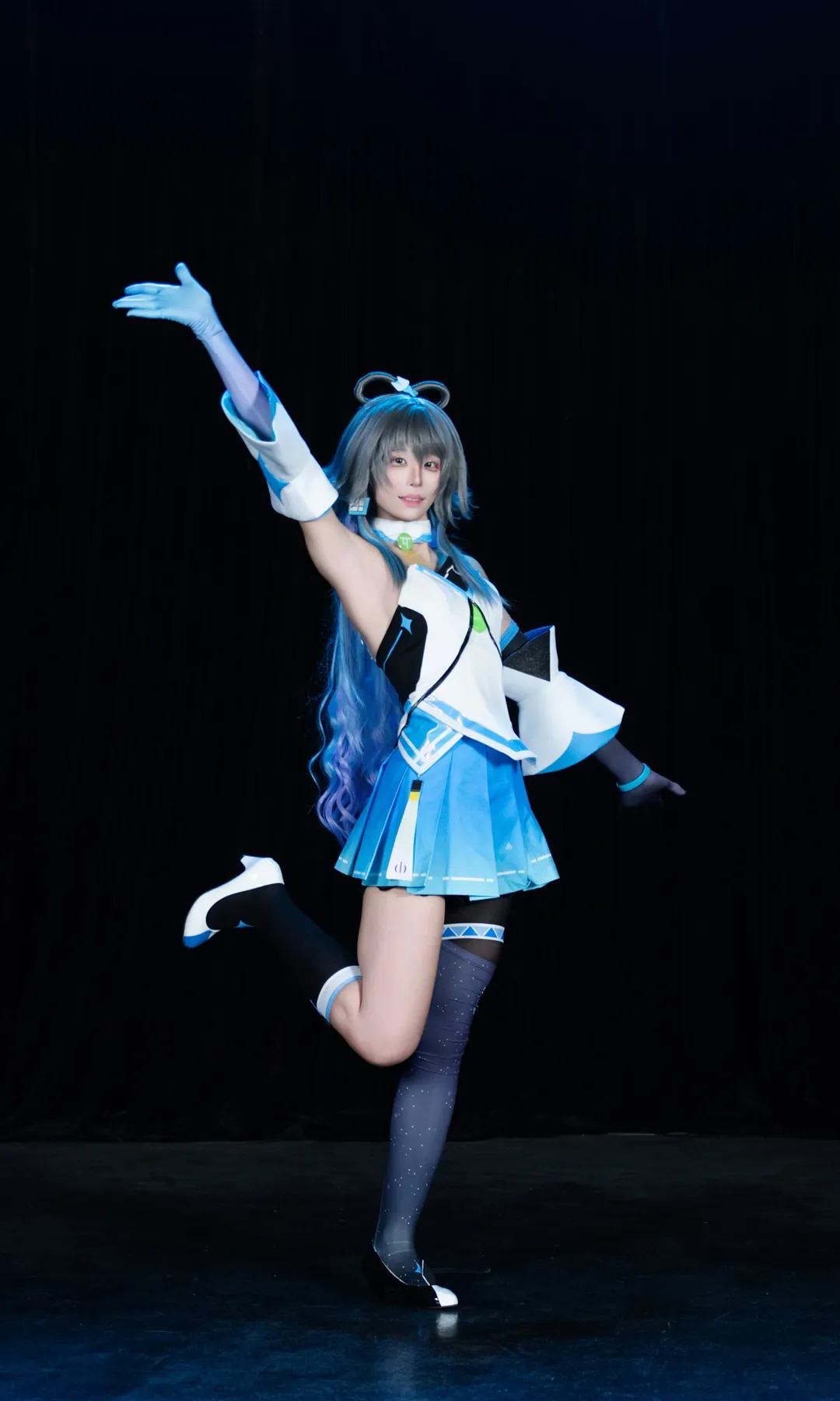 洛天依cos, Vsinger, 中V, 公式服cos, 舞蹈花絮