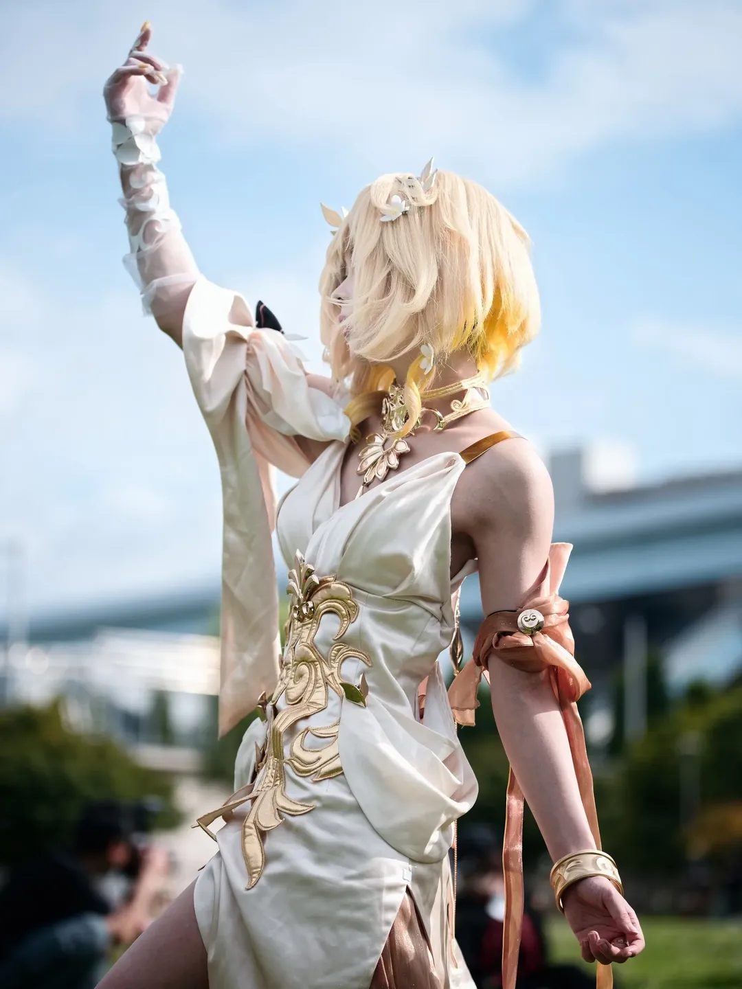 阿格萊雅cos, 崩壞星穹鐵道, 仙氣造型, 戶外cosplay, 金色假髮 - 第3張