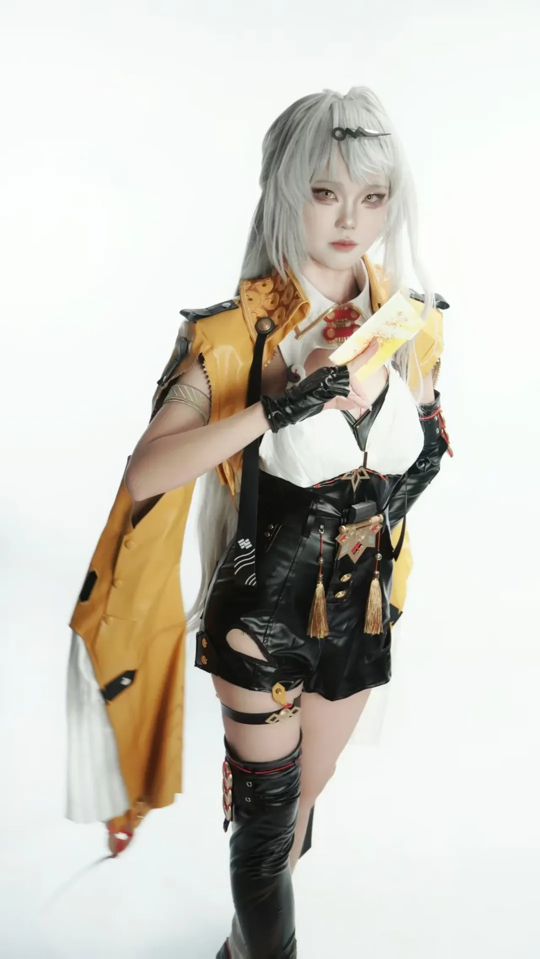 绝区零, 仪玄cos, cosplay摄影, 银发造型, 机能风穿搭 - 第3张