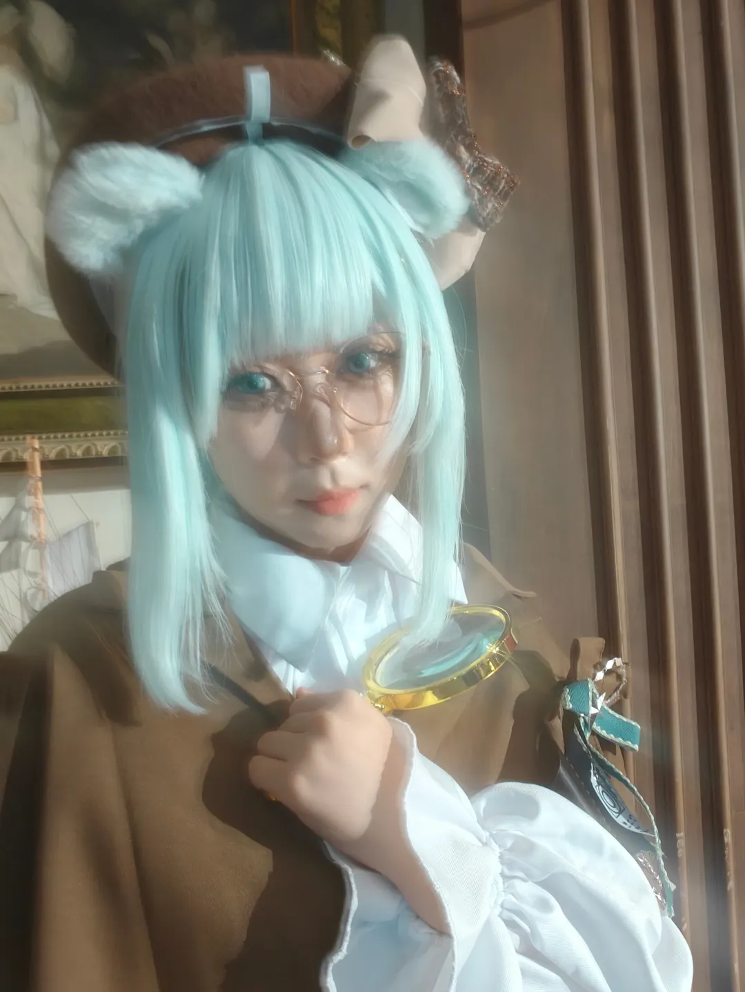 氛围感摄影, 明日方舟, cosplay道具分享, 真理cos, 侦探风穿搭