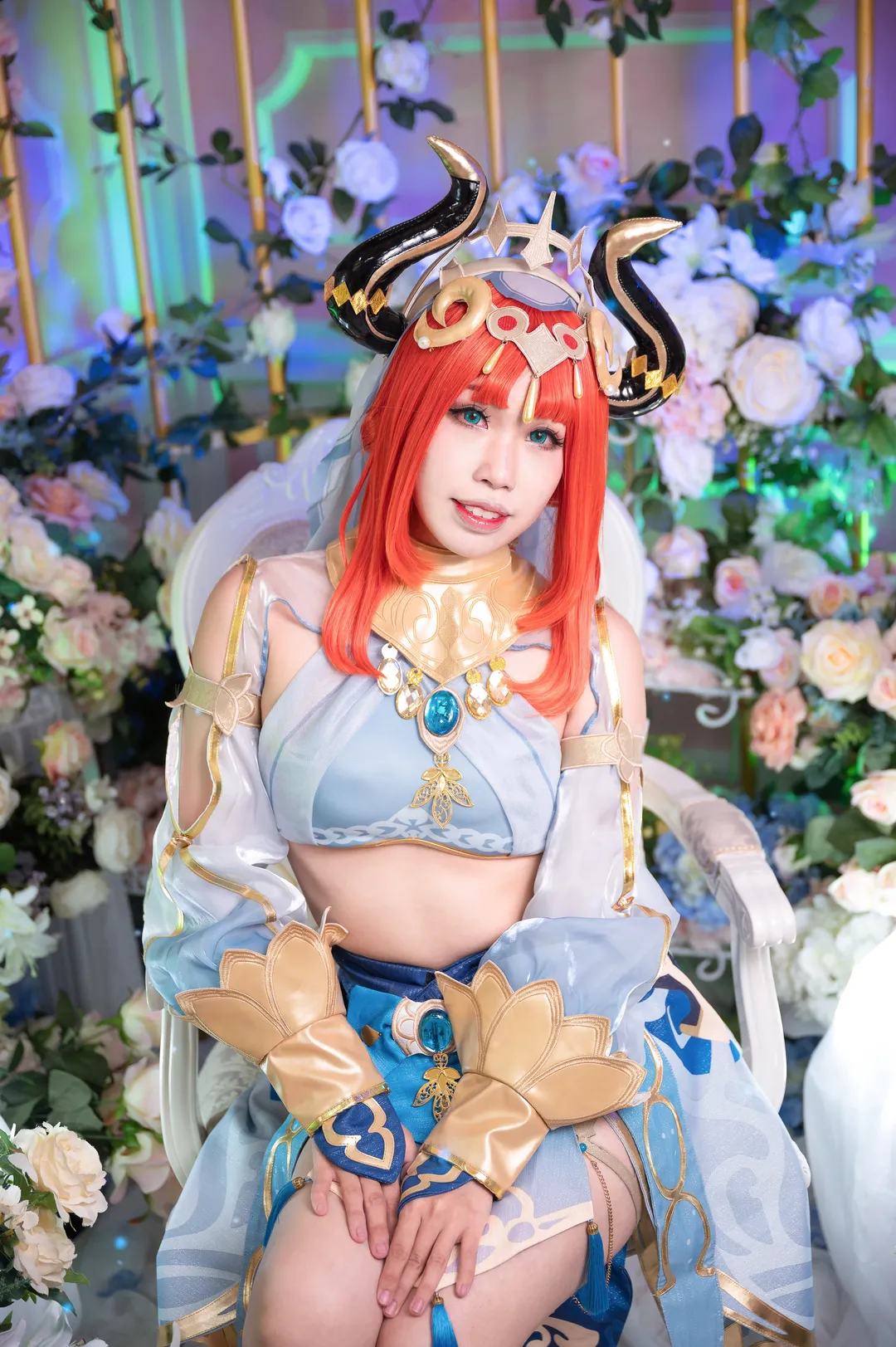 原神, ニィロウ コスプレ, 二次元メイク, コスプレ撮影, 花畑での写真 - 12枚目