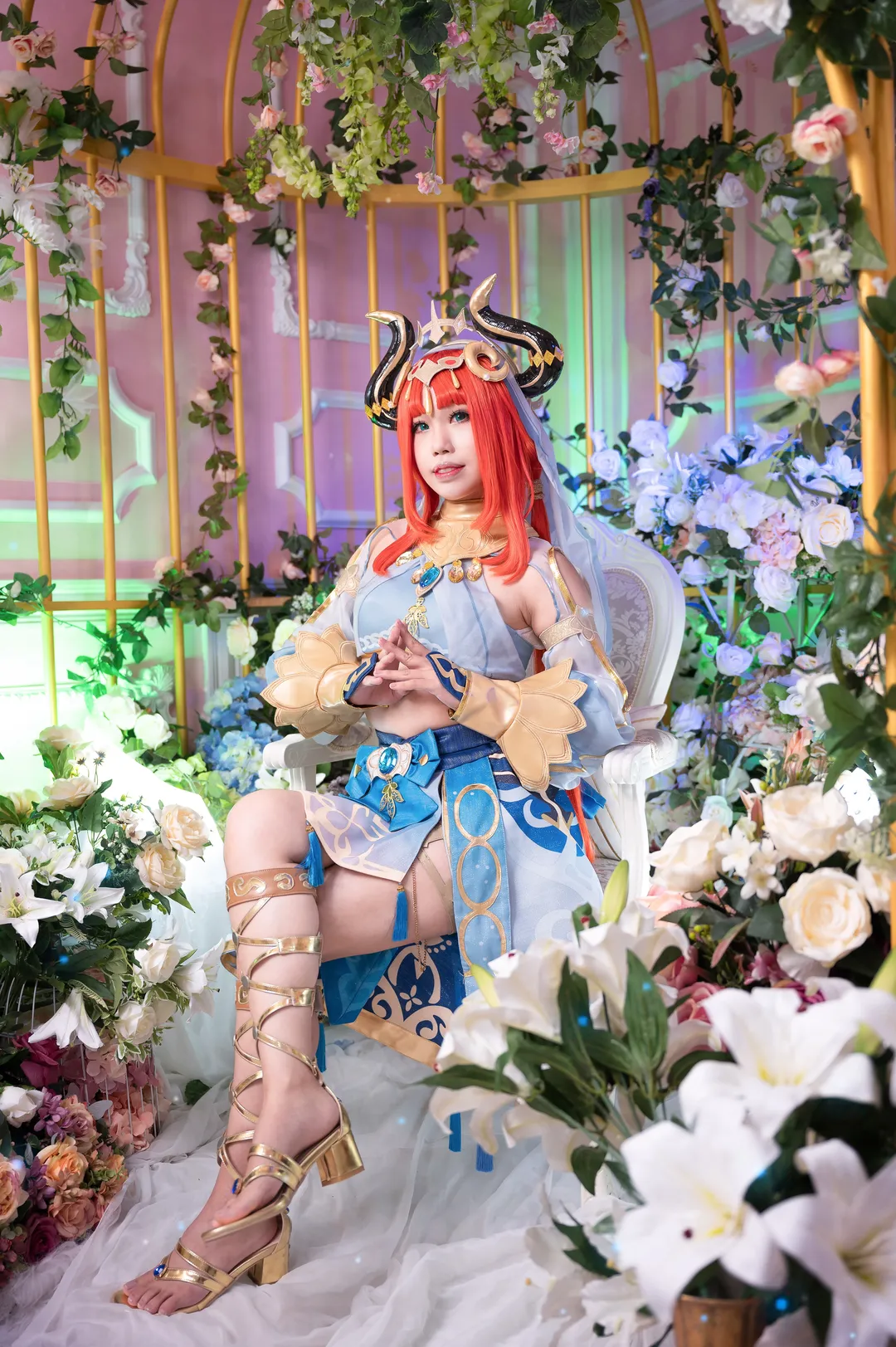 原神, ニィロウ コスプレ, 二次元メイク, コスプレ撮影, 花畑での写真 - 13枚目