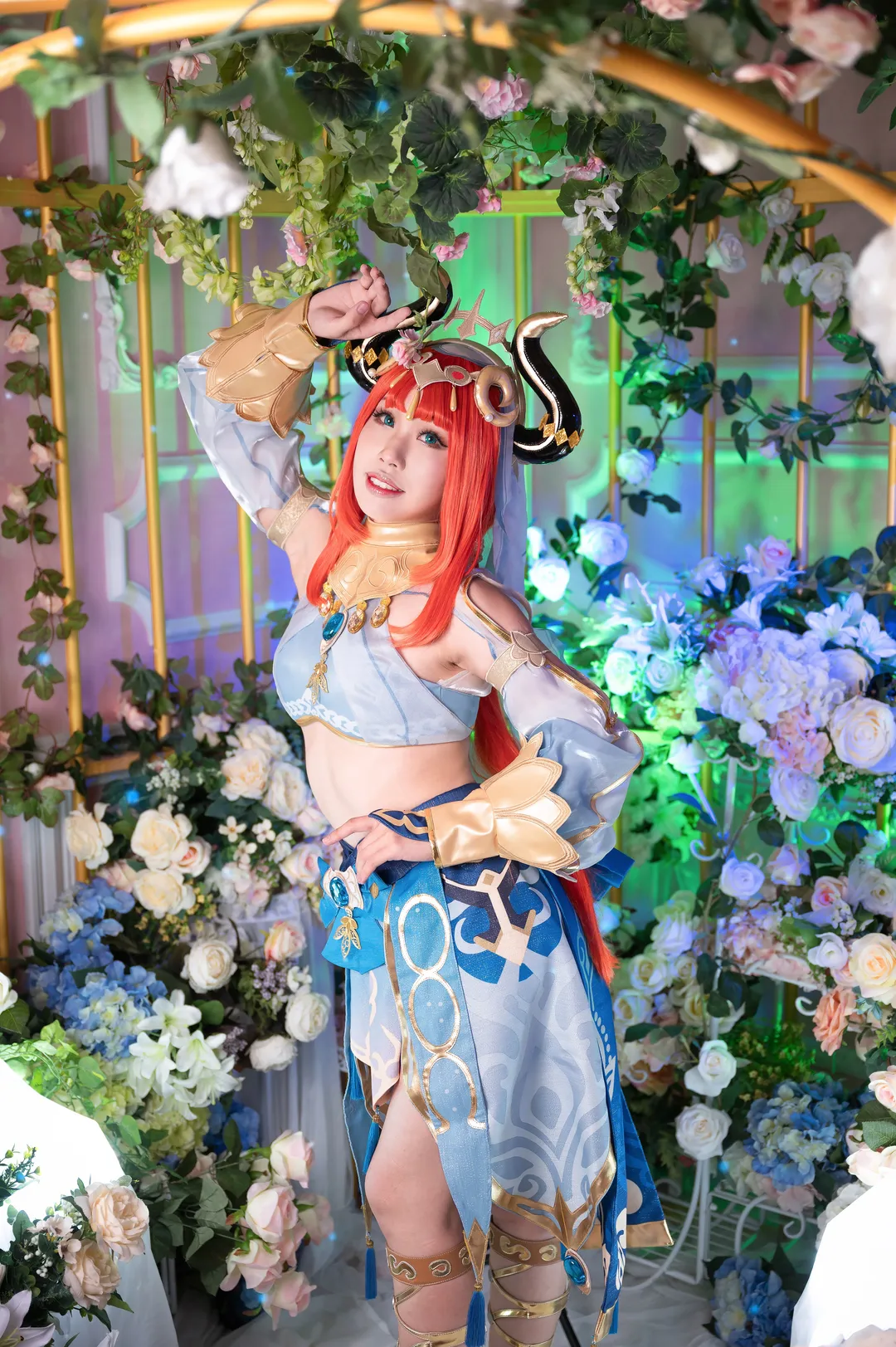 原神, ニィロウ コスプレ, 二次元メイク, コスプレ撮影, 花畑での写真 - 14枚目