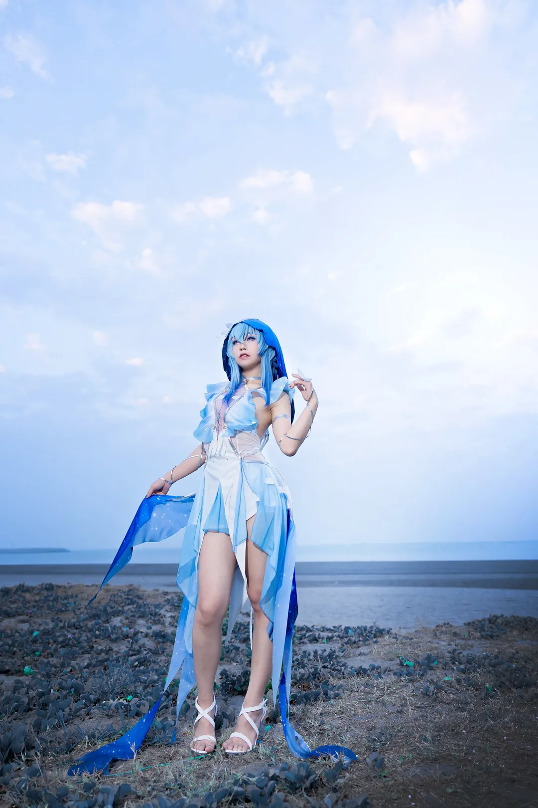 Wuthering Waves, The Shorekeeper cosplay, Seaside cosplay, Cosplay photography, Blue and white characters