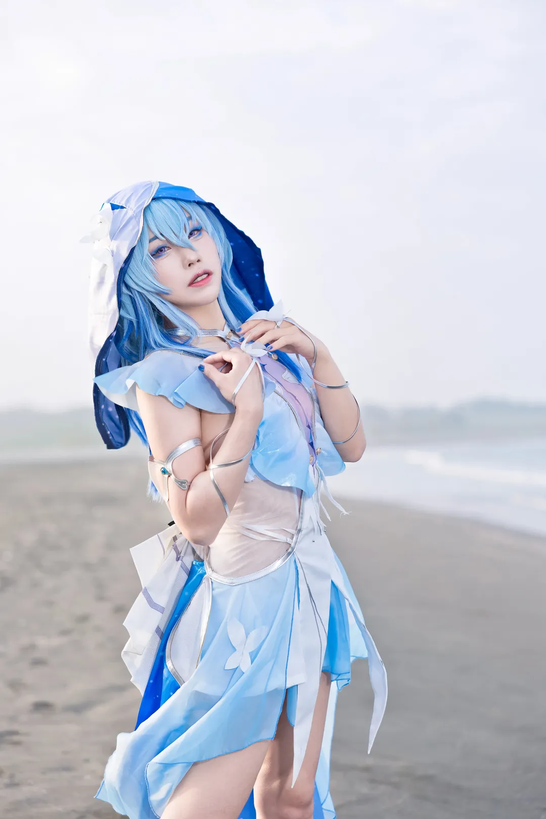 鳴潮, ショアキーパー コスプレ, 海辺のコスプレ, コスプレ撮影, 青白系キャラクター - 8枚目