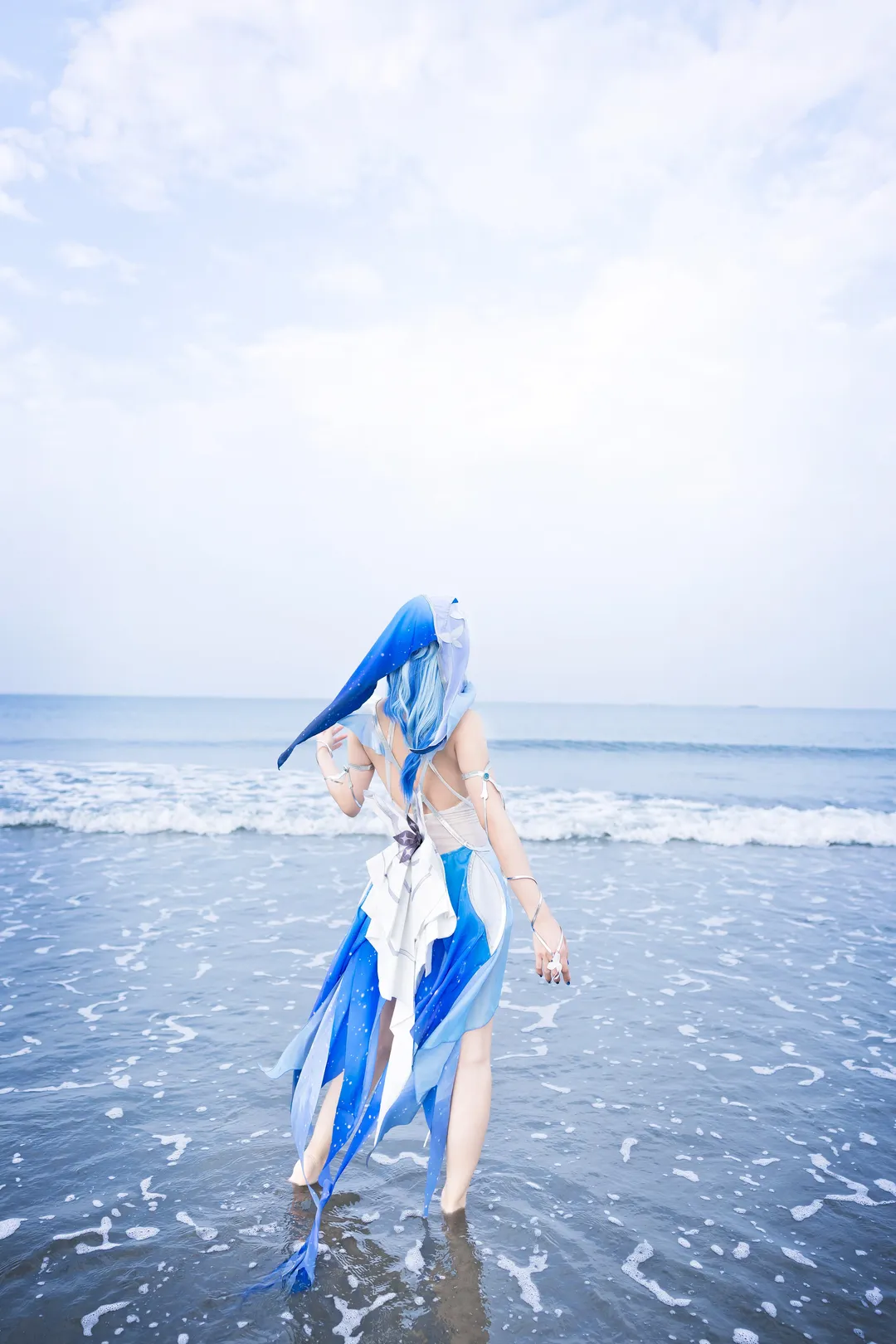 鳴潮, ショアキーパー コスプレ, 海辺のコスプレ, コスプレ撮影, 青白系キャラクター - 9枚目