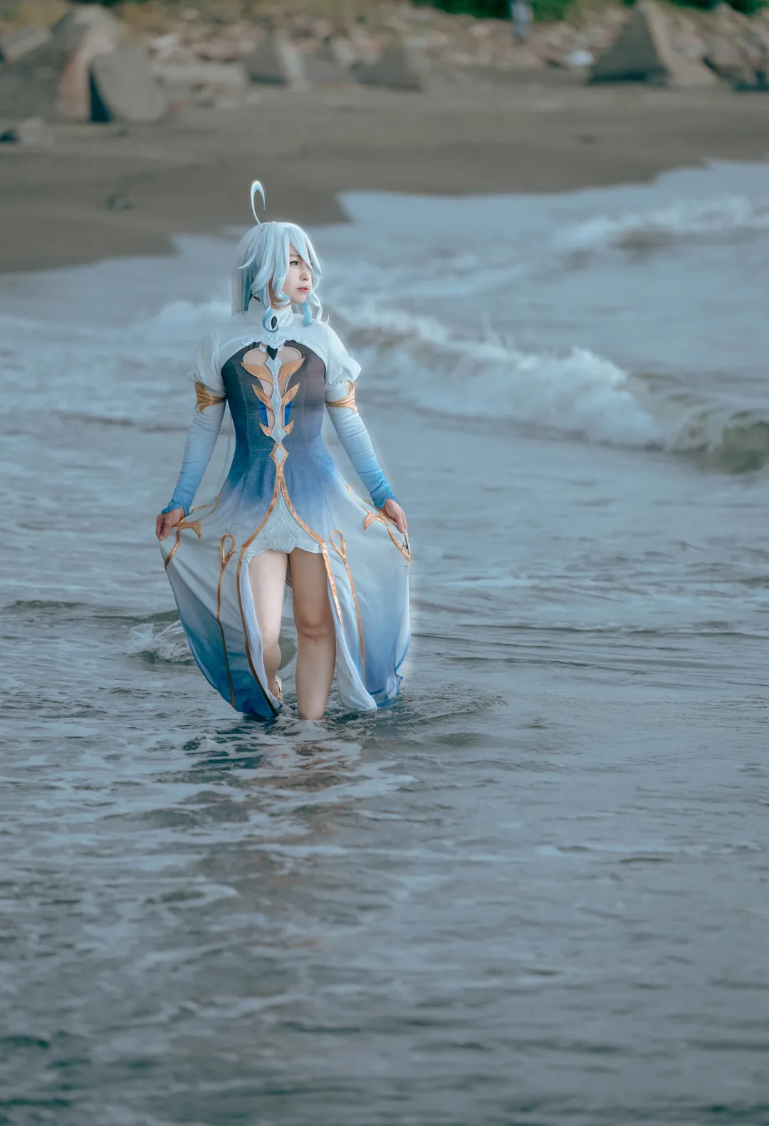 原神, 芙寧娜cos, 海邊外景, 藍髮cos, 楓丹cosplay - 第5張