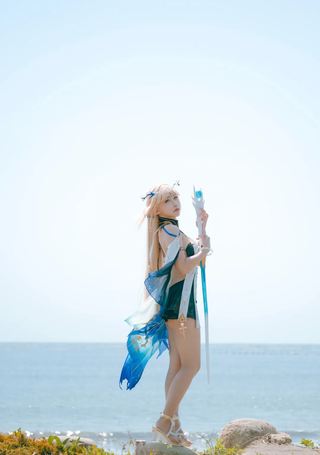 鳴潮, カルテジア コスプレ, アウトドア撮影, エルフ コスプレ, 海辺の雰囲気 - 1枚目