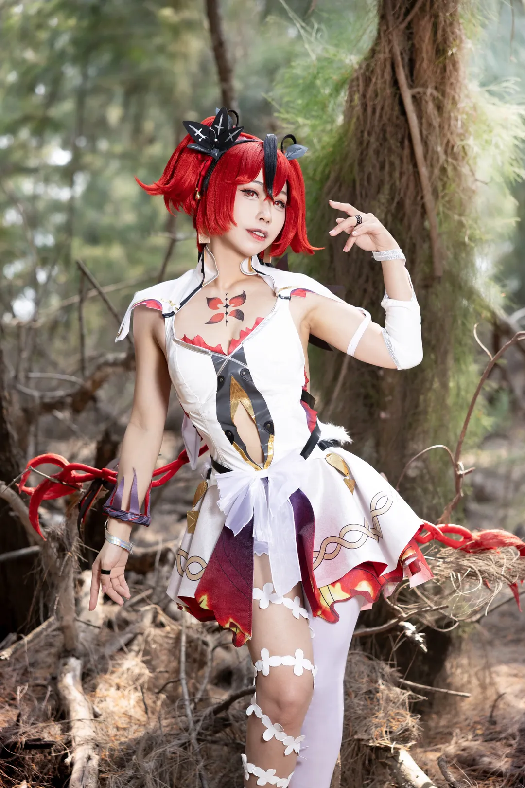 鸣潮, 户外摄影, 二次元cosplay, 椿cos, 红发少女 - 第1张