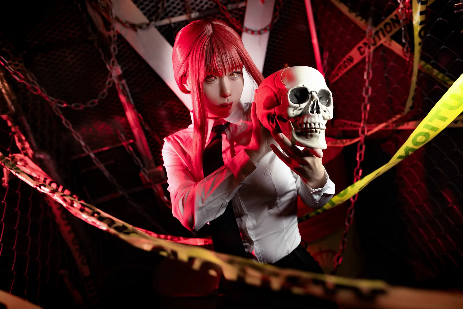cosplay摄影, 玛奇玛cos, 暗黑风格, 链锯人, 红发美瞳 - 第3张