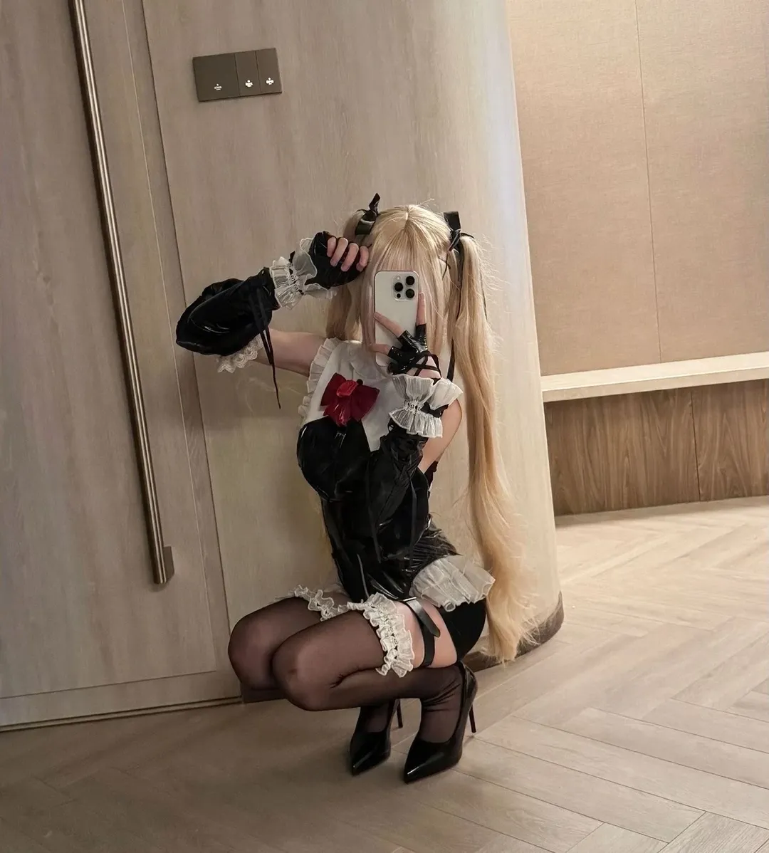コスプレ日常, ツインテール, マリー・ローズのコスプレ, デッド オア アライブ, メイド風ファッション - 1枚目