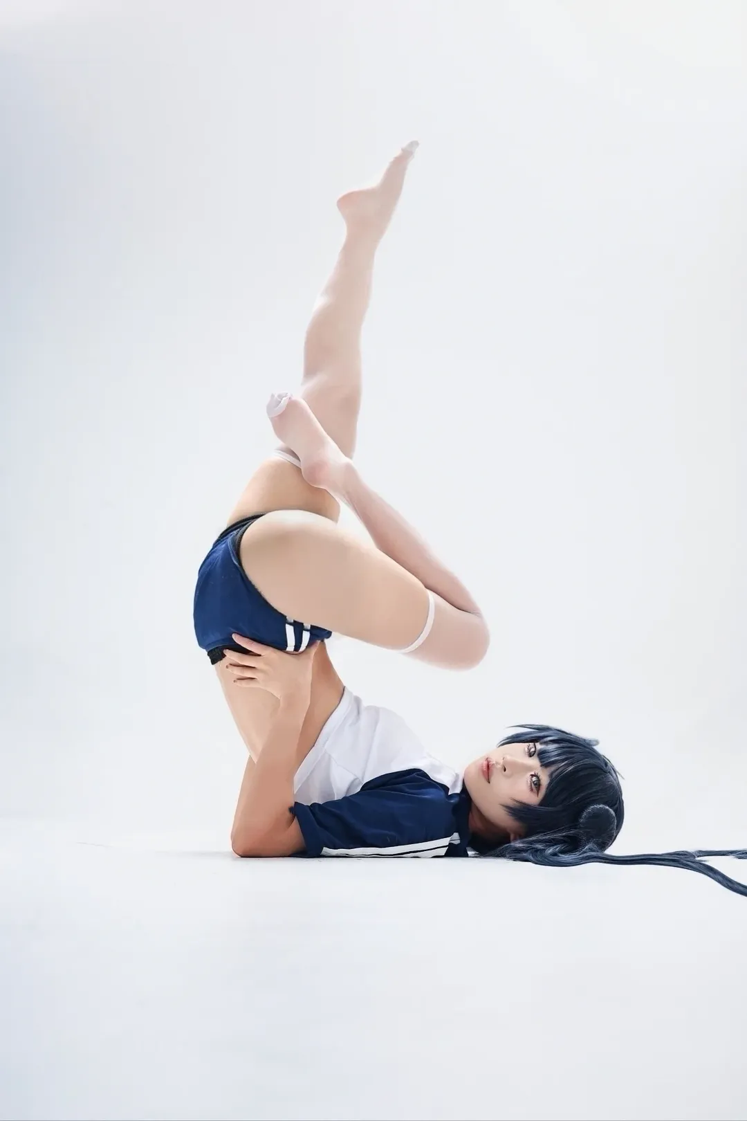 妃咲cos, 碧蓝档案, cosplay摄影, 体操服cos, 柔韧度挑战