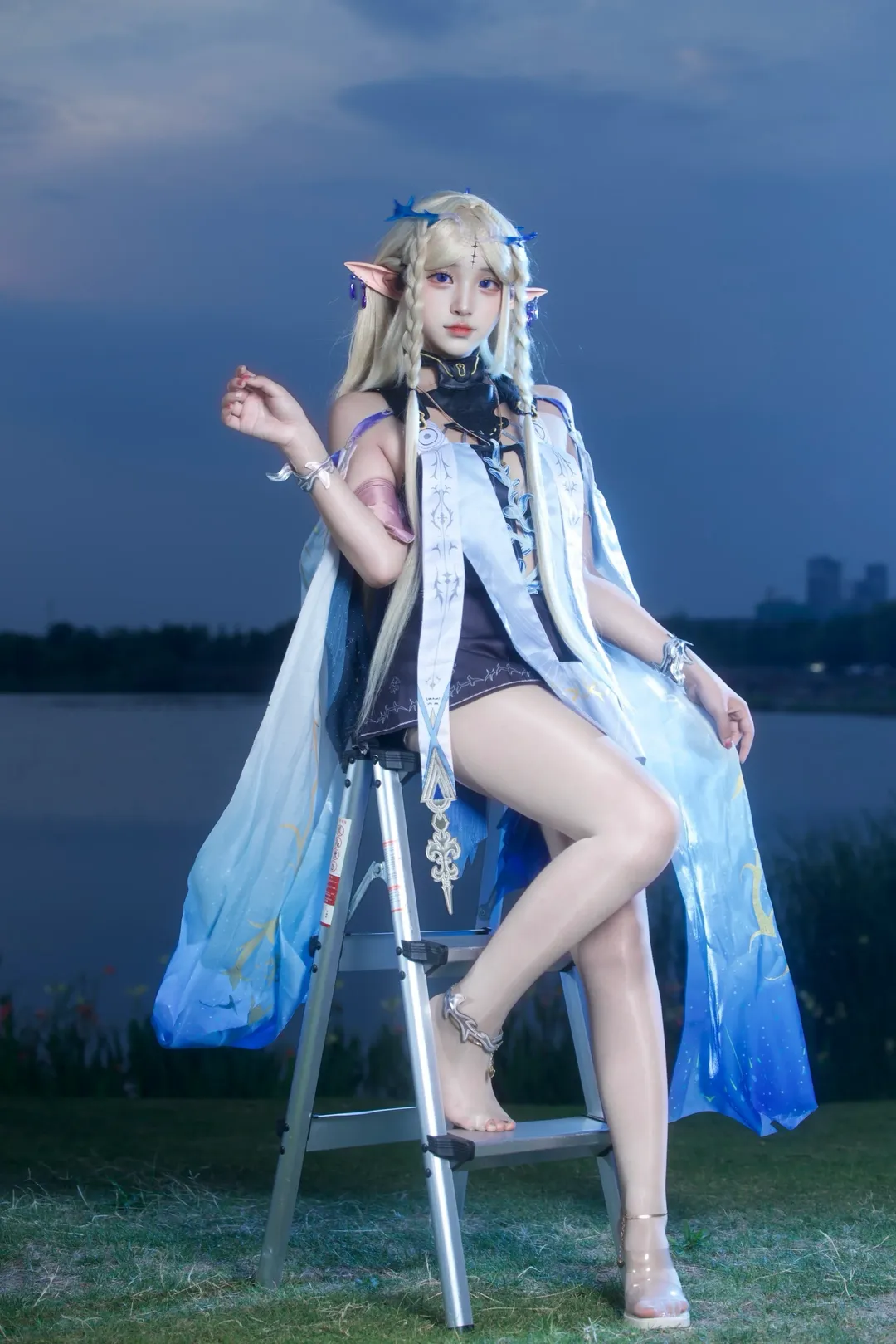 卡提希娅cos, 精灵风cosplay, 夜景人像写真, 蓝色系户外cos, 奇幻角色还原