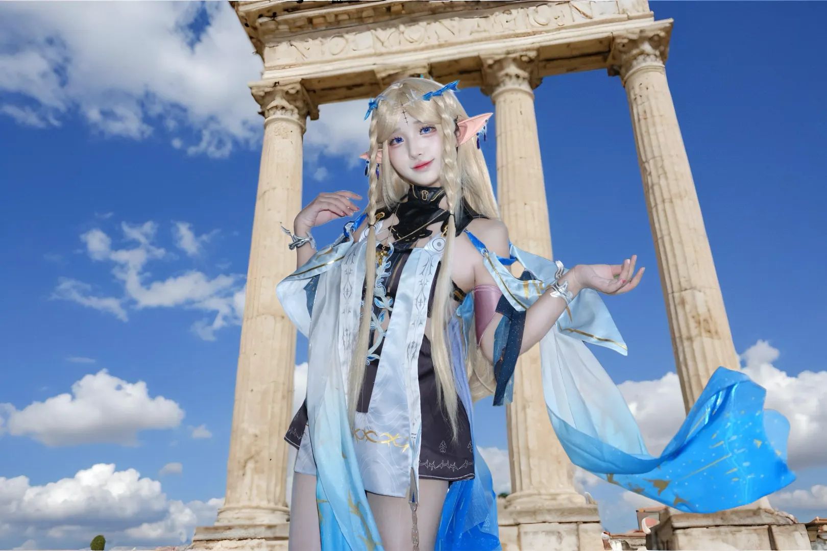 cosplay, Elf ears cosplay, Blonde hair and colored contacts cosplay, Fantasy style outfit, Outdoor cosplay photoshoot