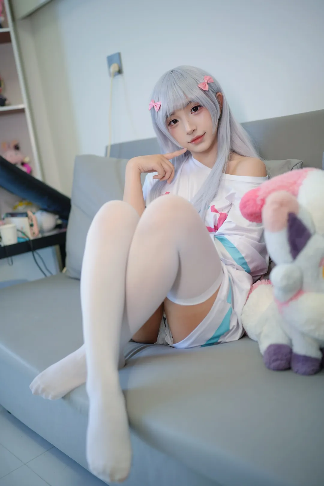 埃罗芒阿老师, 和泉纱雾cos, 居家风cos, 白丝cosplay, 电吉他道具