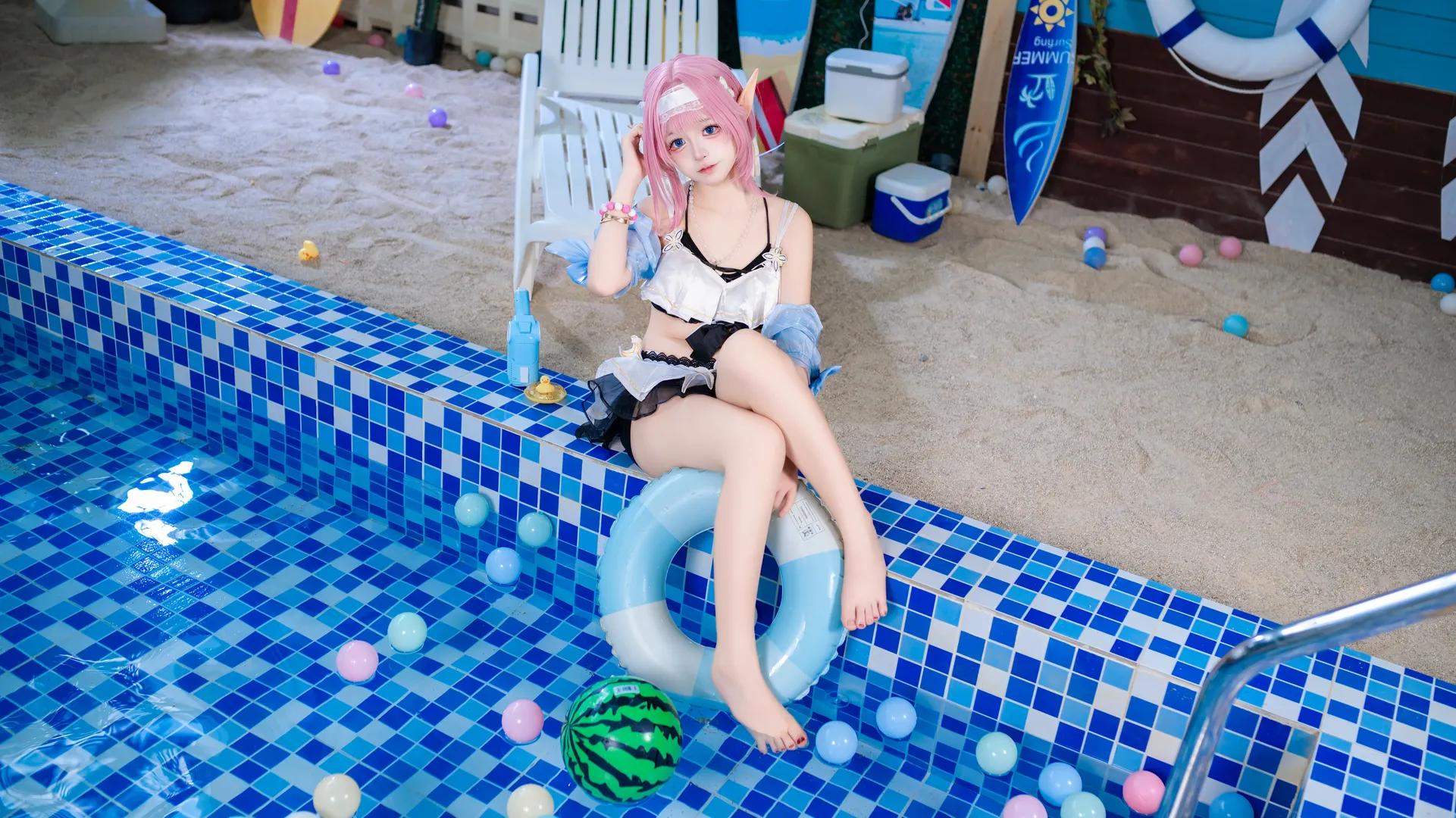 爱莉希雅cos, 二次元cosplay, 夏日泳装, 泳池拍照, 玩水季节 - 第5张