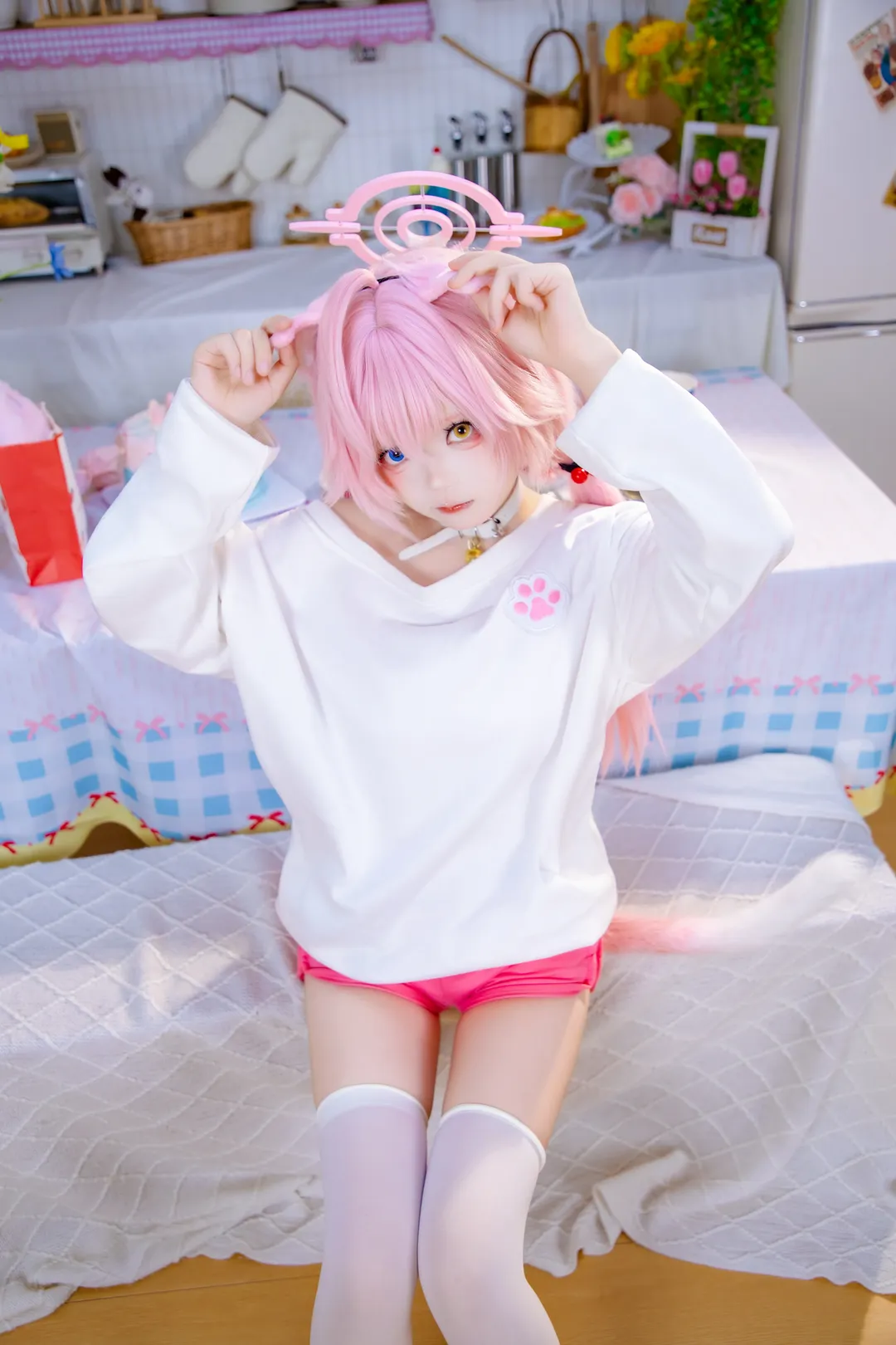 蔚蓝档案, 小鸟游星野cos, 居家风cos, 白丝cos, 粉发二次元 - 第1张