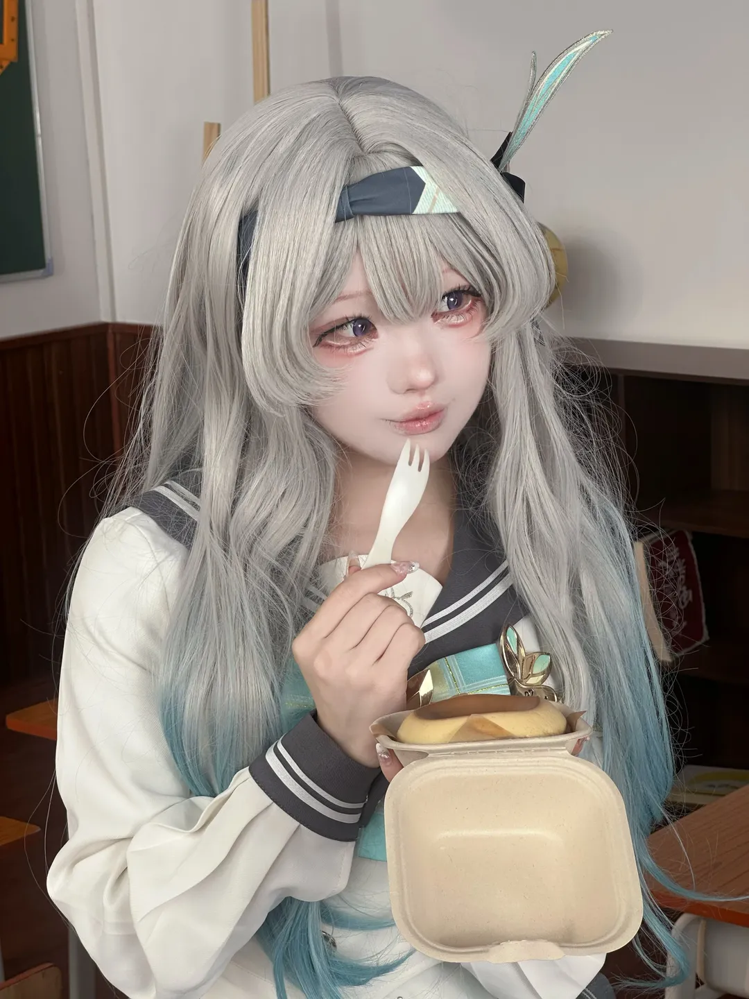 崩壊：スターレイル, ホタル コスプレ, 二次元コスプレ, 教室の写真, 春の贈り物JK - 3枚目