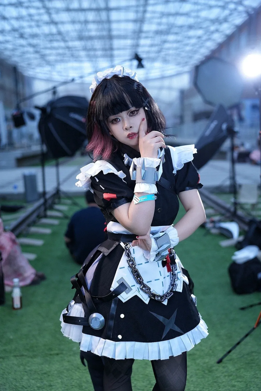 ゼンレスゾーンゼロ, エレン・ジョー コスプレ, サメちゃん, イベント撮影写真の受け取り, 黒ストッキング - 3枚目