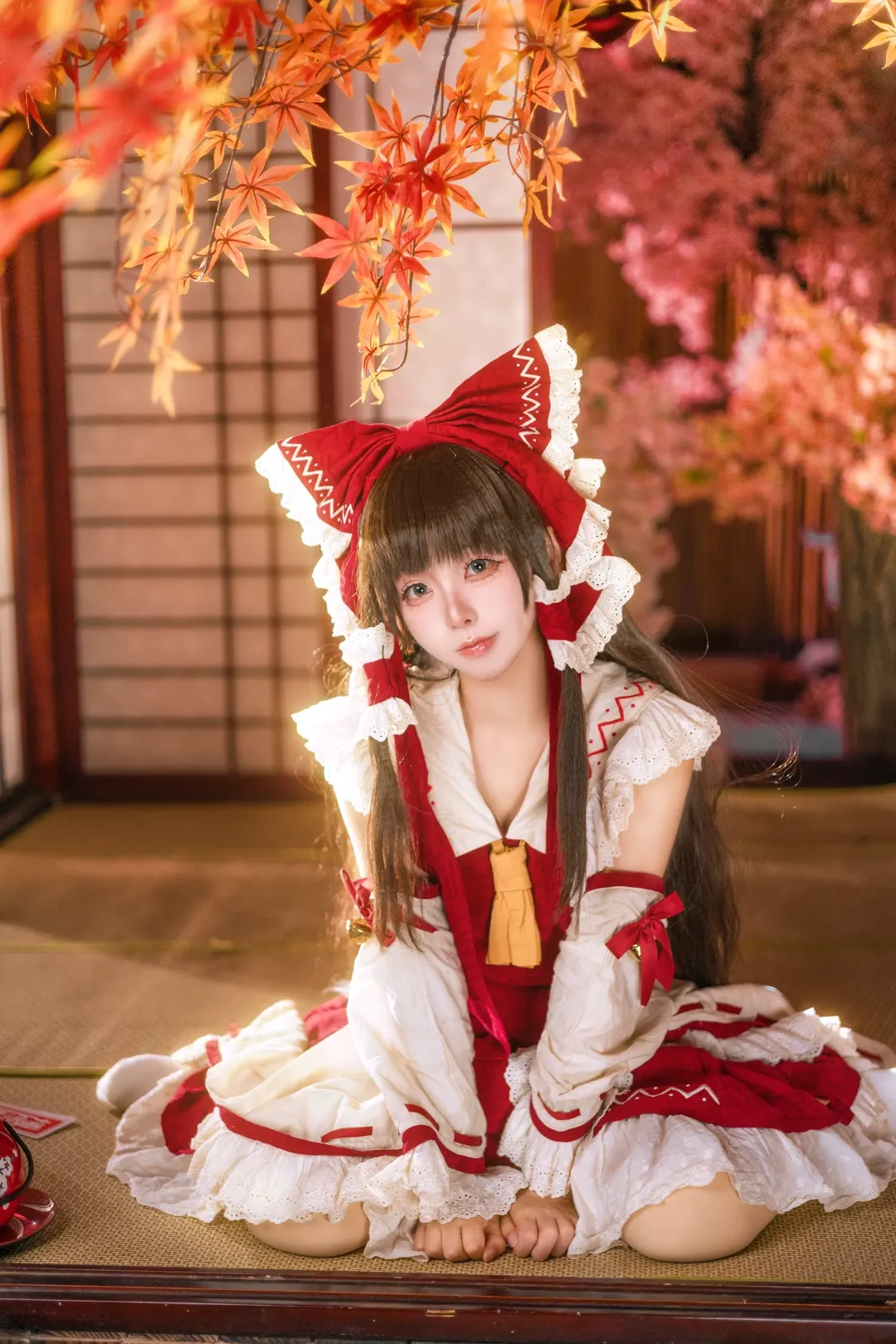 博丽灵梦cos, 东方project, 红白配色, 白丝穿搭, 和风巫女